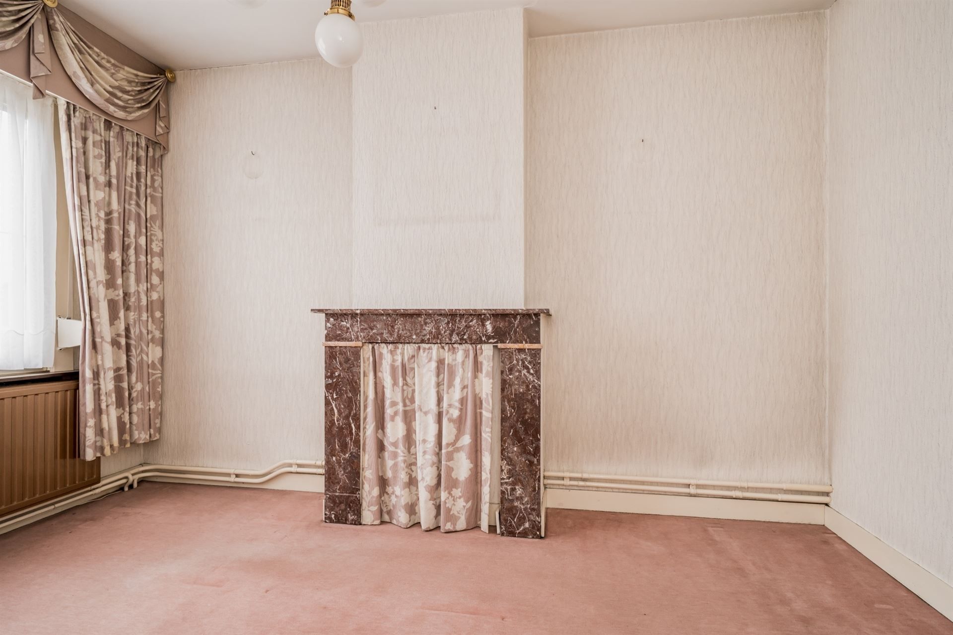 Te renoveren gezinswoning met veel opslagruimte! foto 13