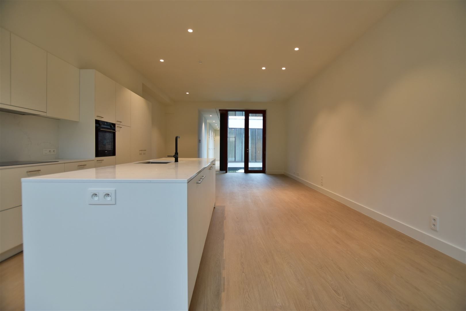 Prachtig luxueus appartement te huur in het bruisende hart van het centrum!  foto 8