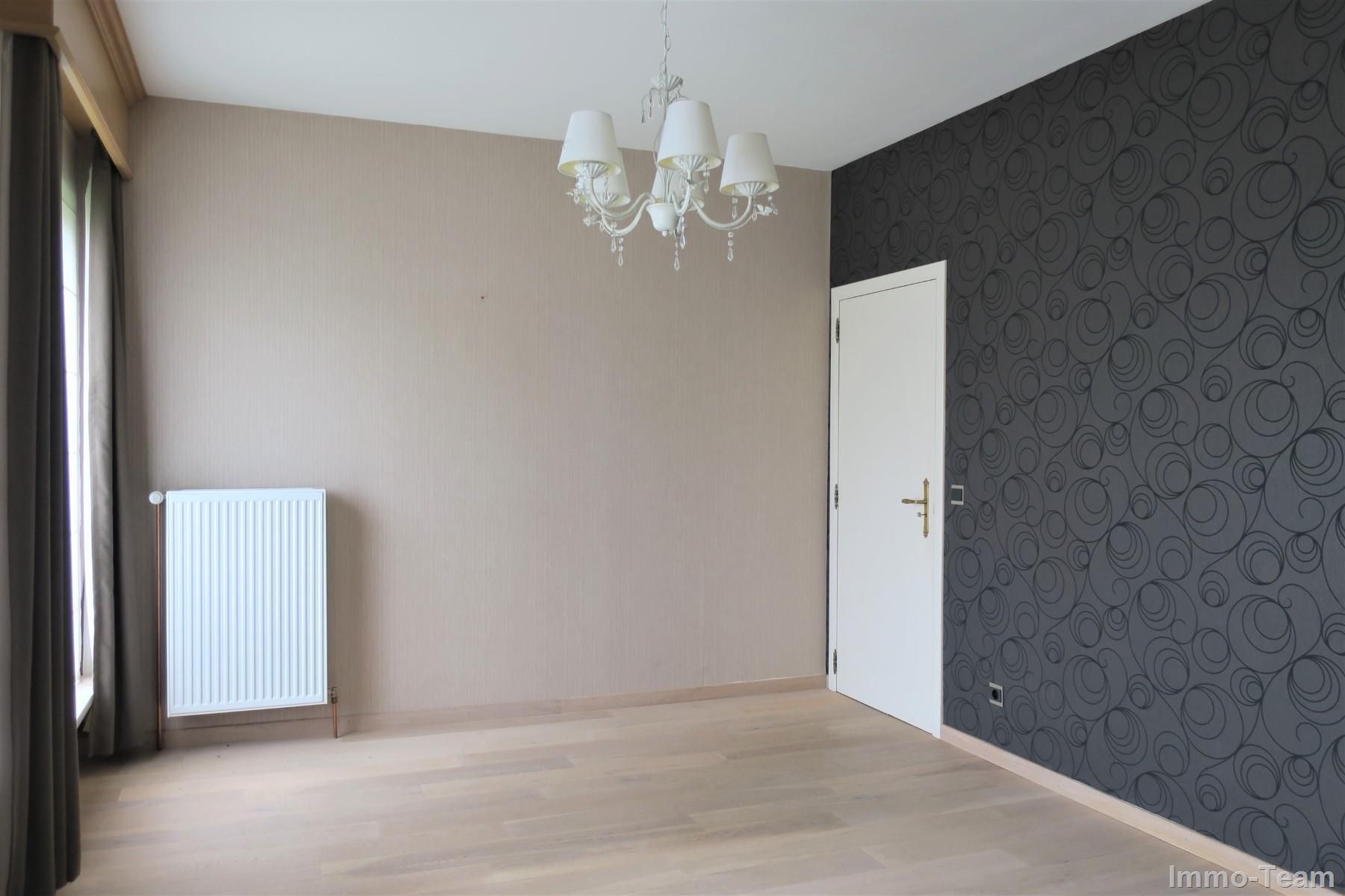 Robuuste karaktervolle woning met loods en weide  foto 12