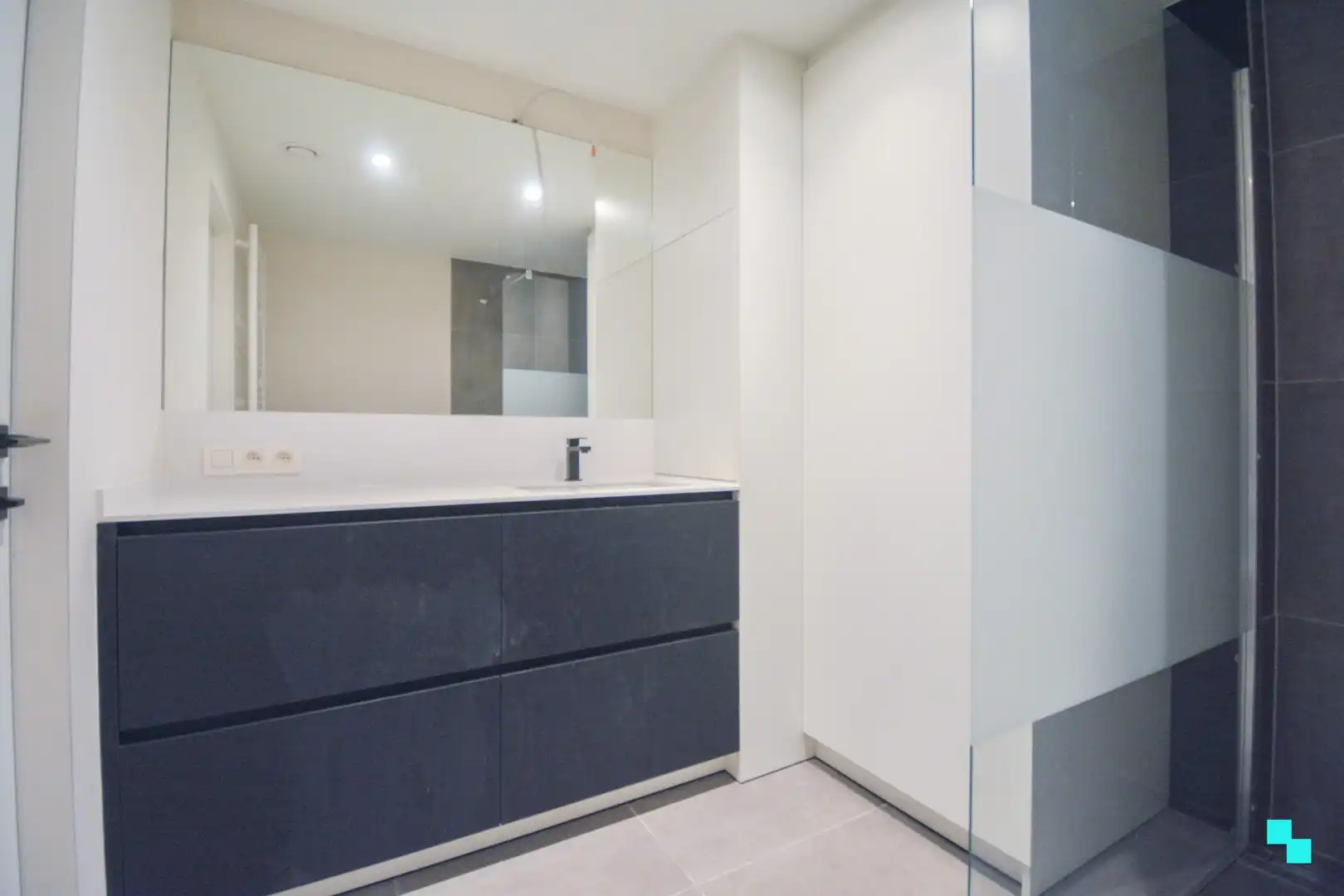 Interessante opbrengsteneigendom te hartje Izegem foto 23