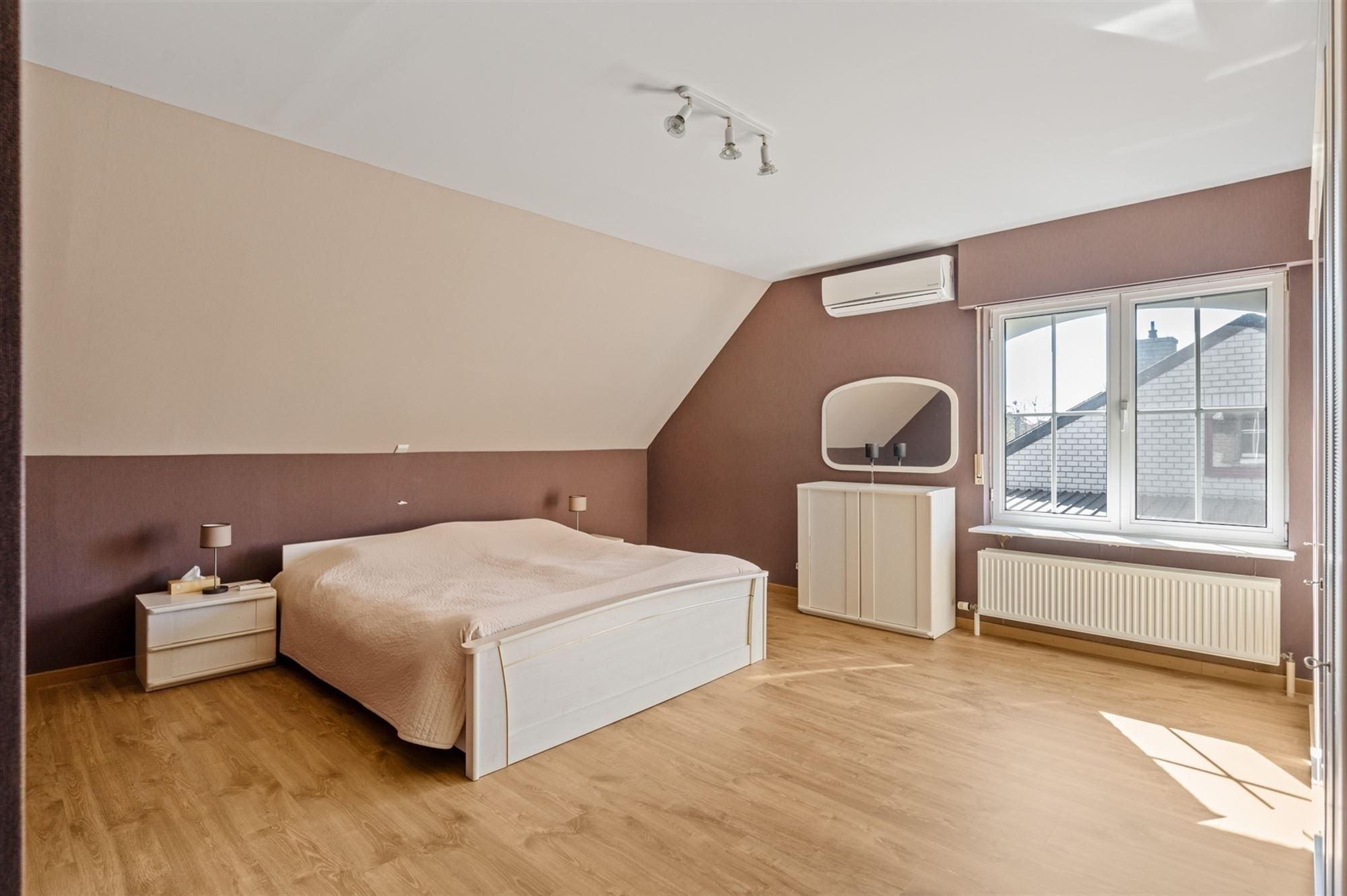 Standigvolle woning met bijgebouw te Putte foto 7