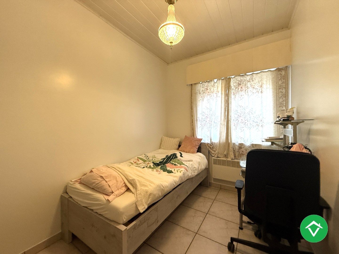 Gelijkvloers appartement met 2 slaapkamers en garage in centrum Roeselare foto 9