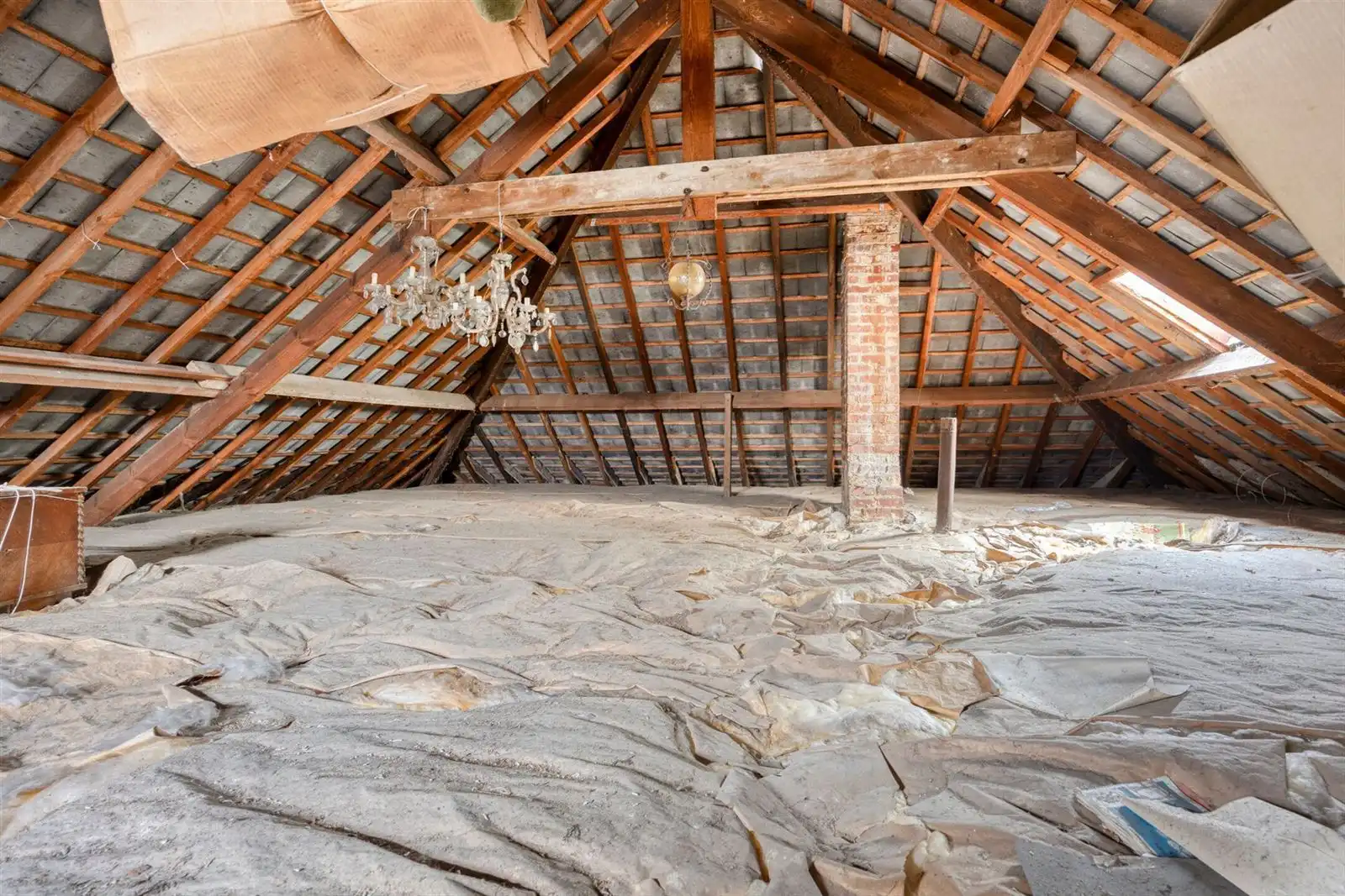 Bungalow met grote garage en tuin  foto 15