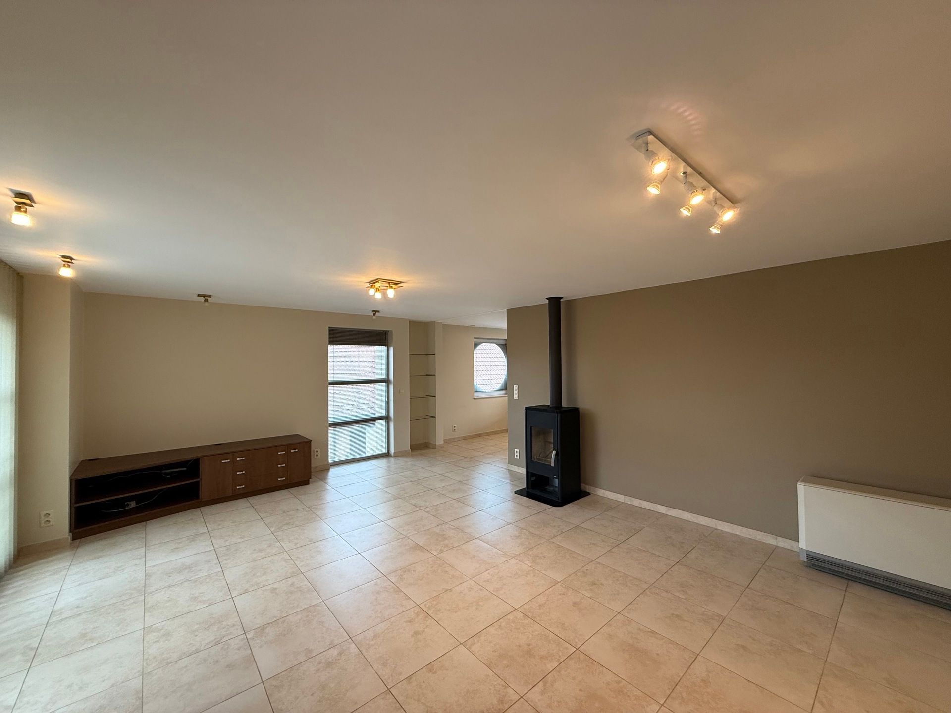 SERSKAMP - Ruim, recent appartement zicht op groen. foto 2