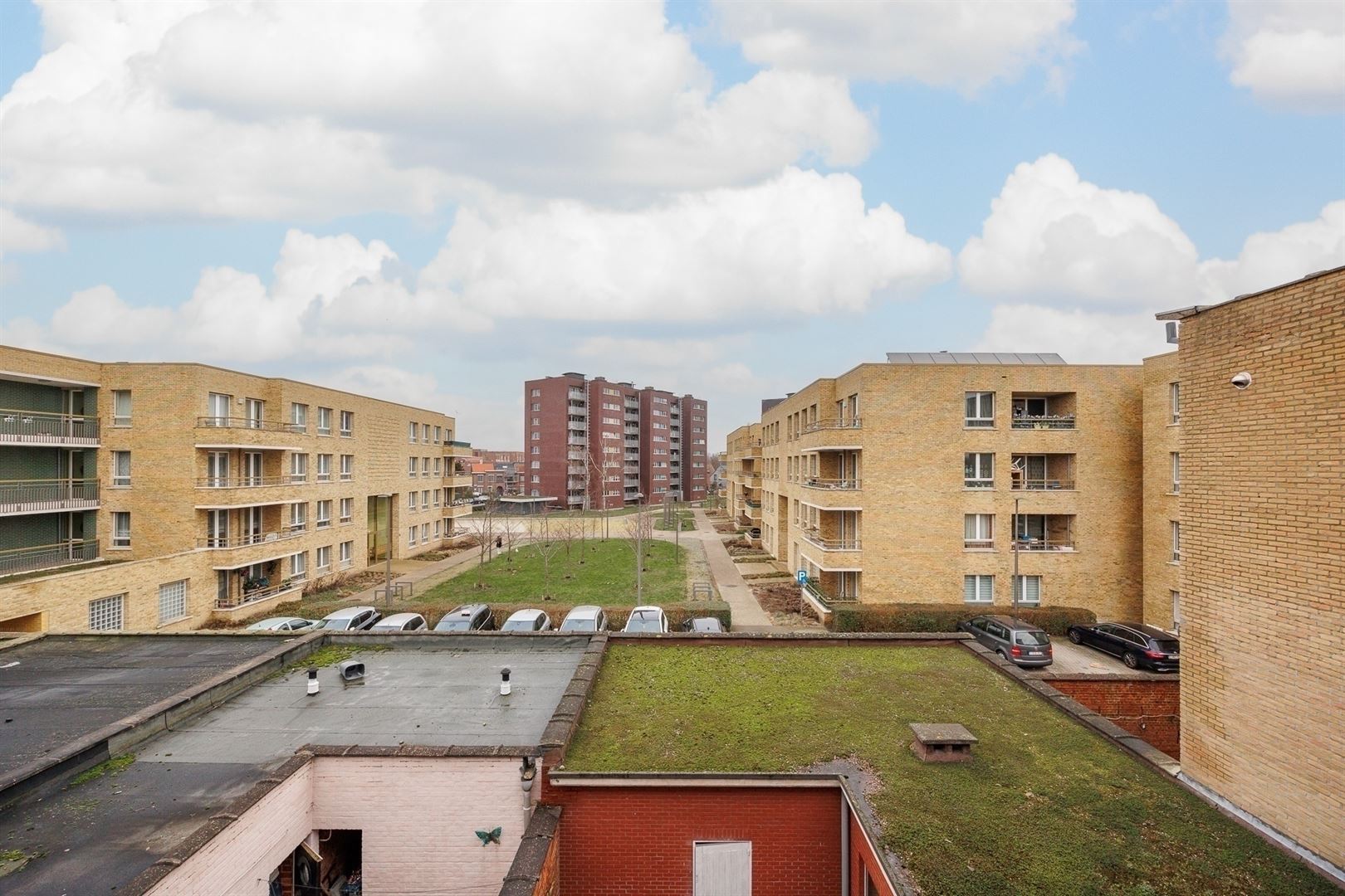 Hoekappartement met drie slaapkamers in een rustige straat foto 13