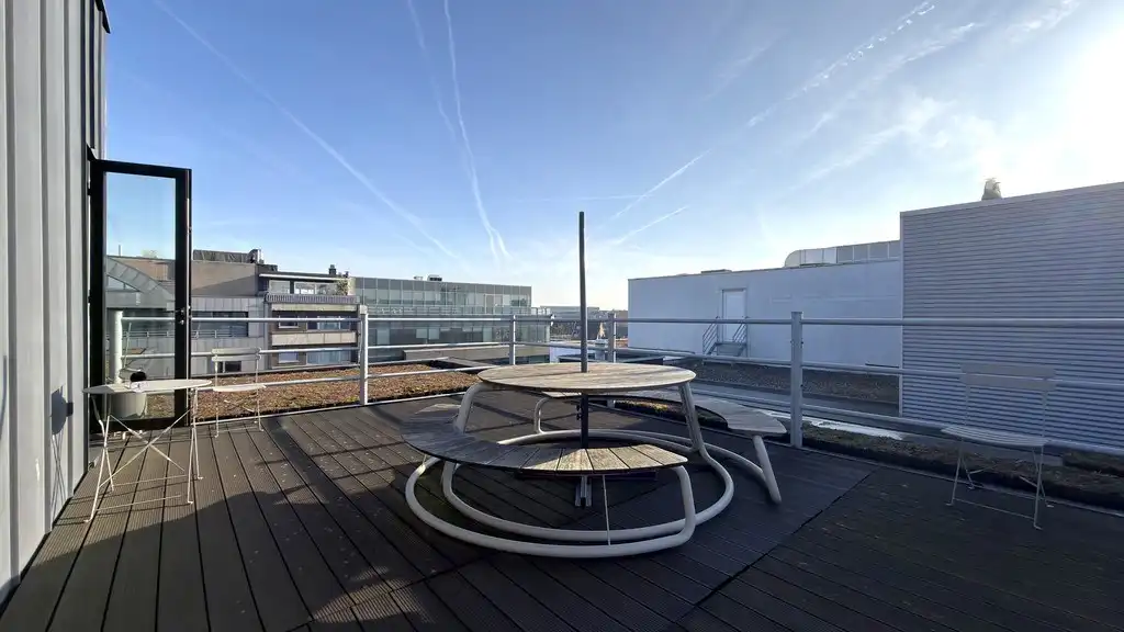 Mooi ingericht kantoor te huur in Metro Building in Antwerpen foto 15