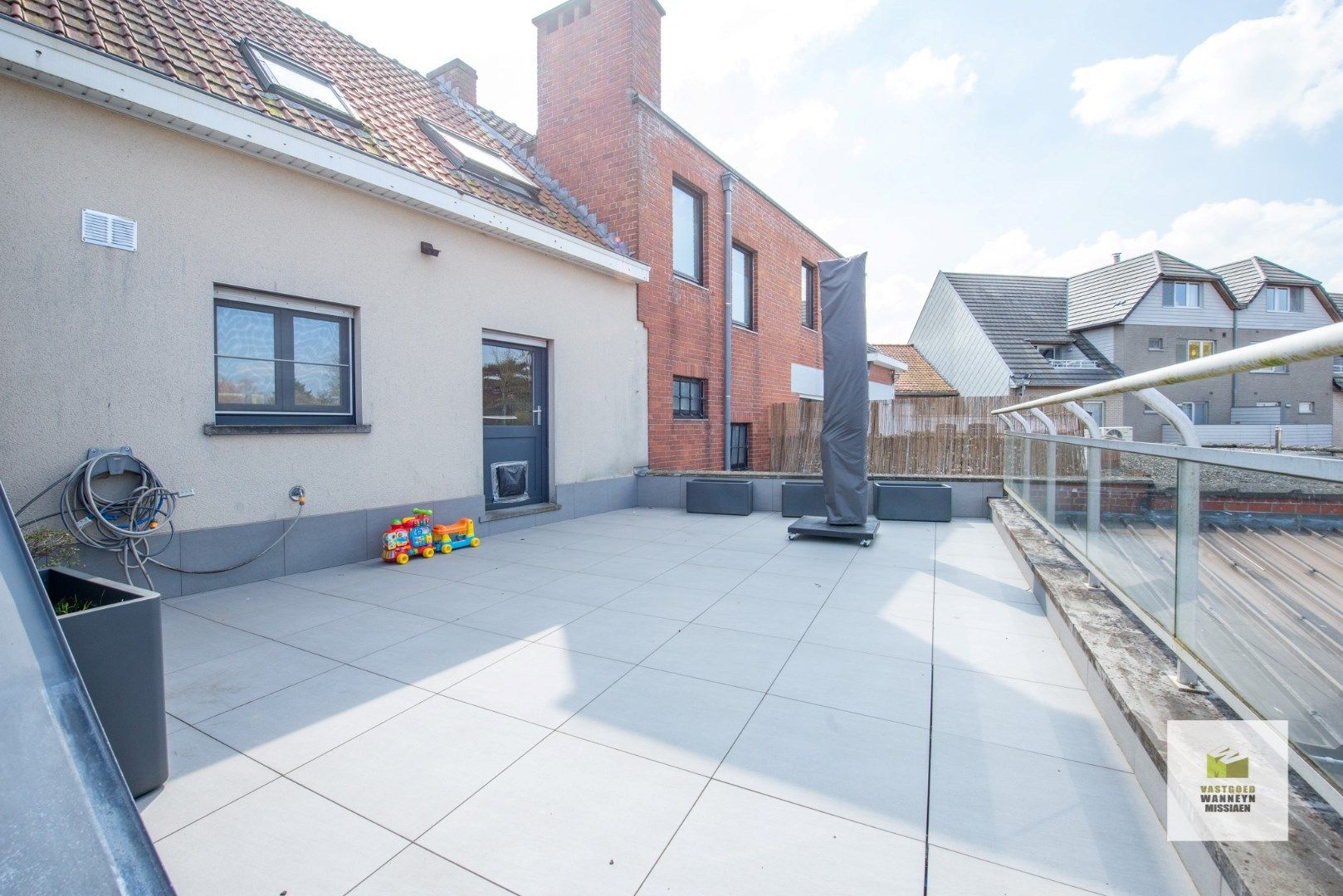 Ruime gezinswoning met tuin, 3 slaapkamers en een grote garage  foto 11