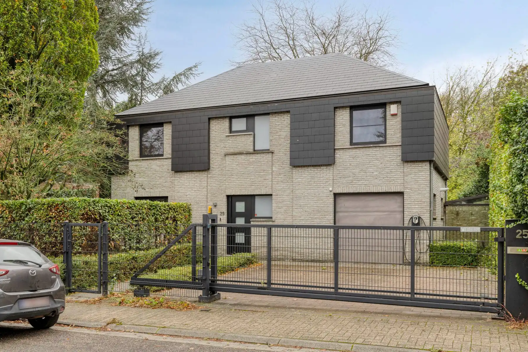 Uitzonderlijke villa met veel privacy en groen foto 27