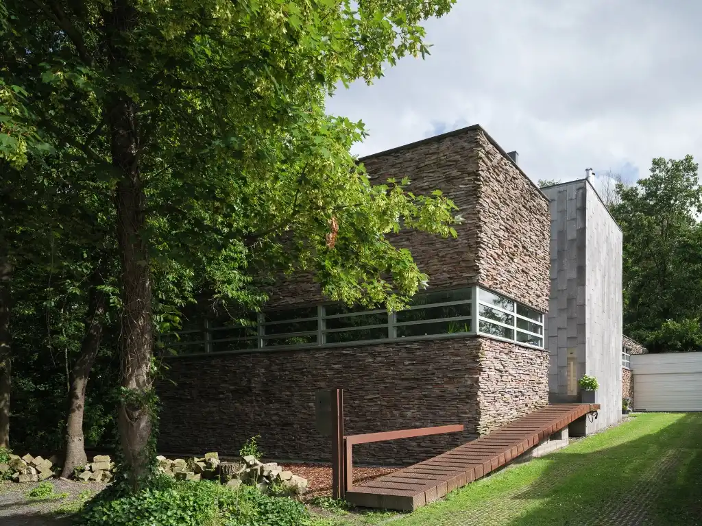 Vrijstaande architectenwoning (bvo 444 m²) op de grens met natuurpark Overmeers foto 3