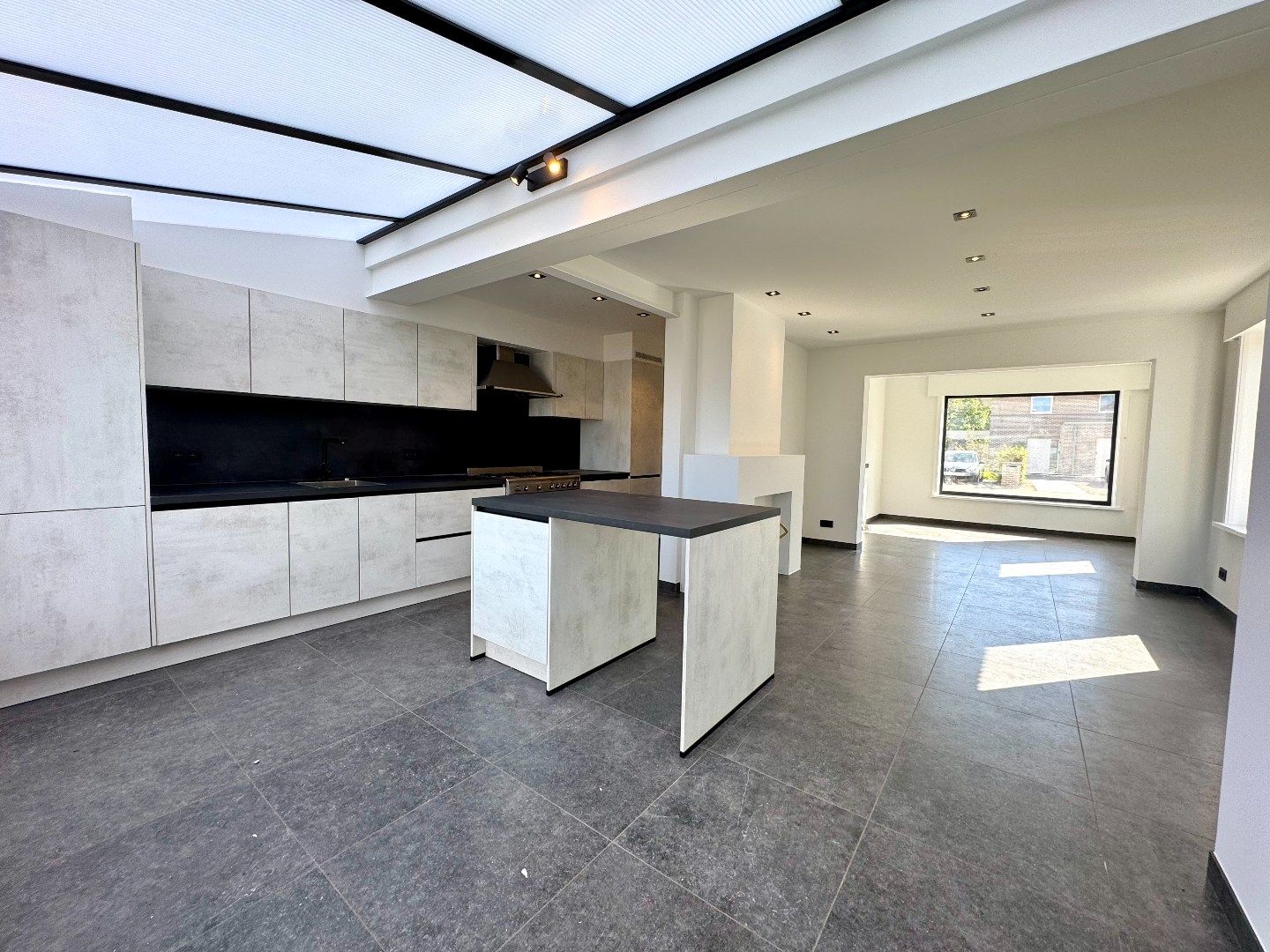 GERENOVEERDE WONING MET 3 SLPKS, TUIN EN GARAGE foto 6