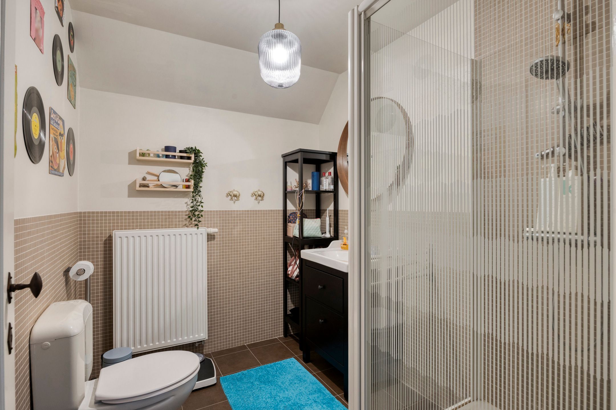 Zeer ruime Kwadraat-woning met 5 slaapkamers en 2 badkamers foto 20