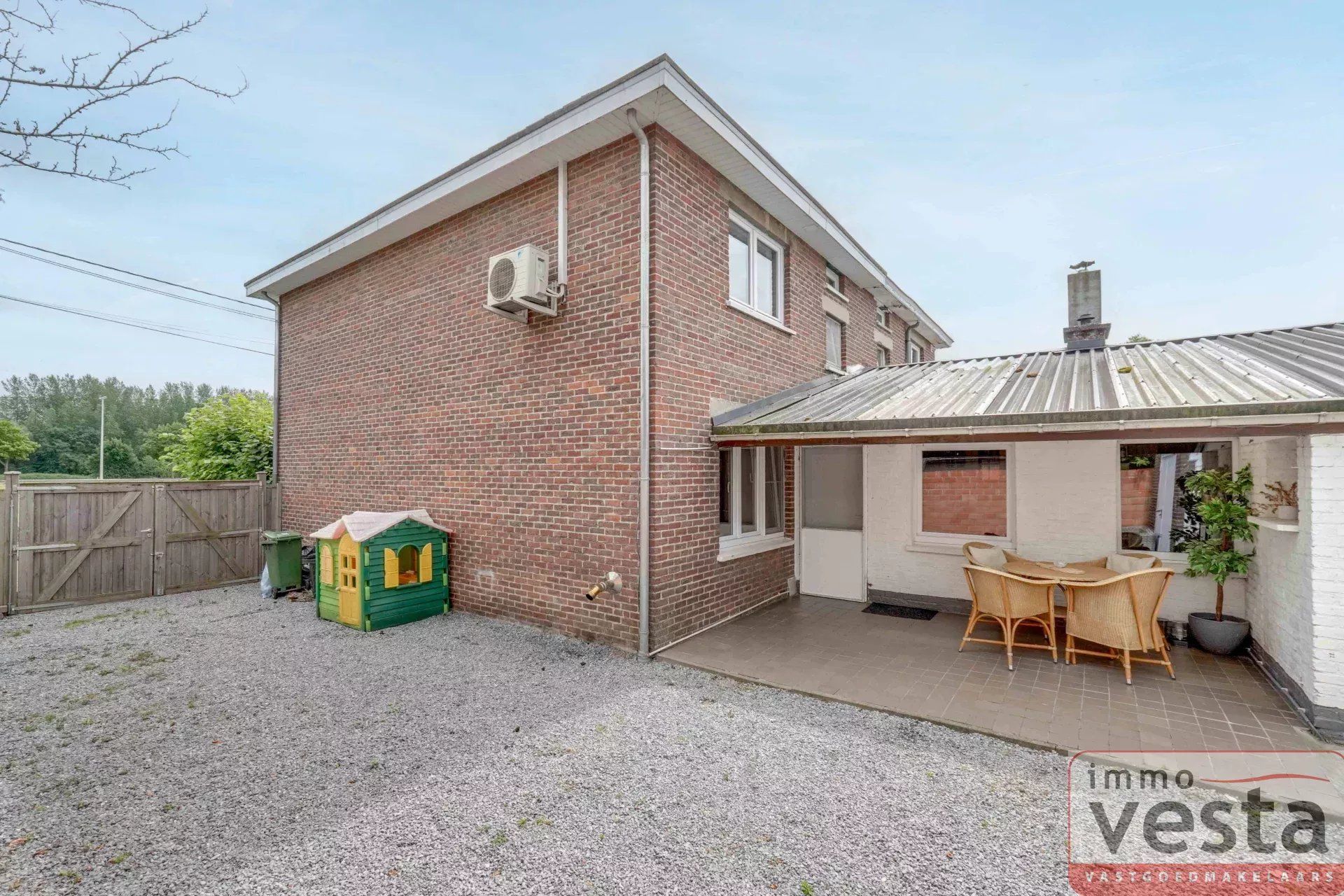 Gerenoveerde woning met 3 slaapkamers, ruime tuin en landelijke charme foto 23
