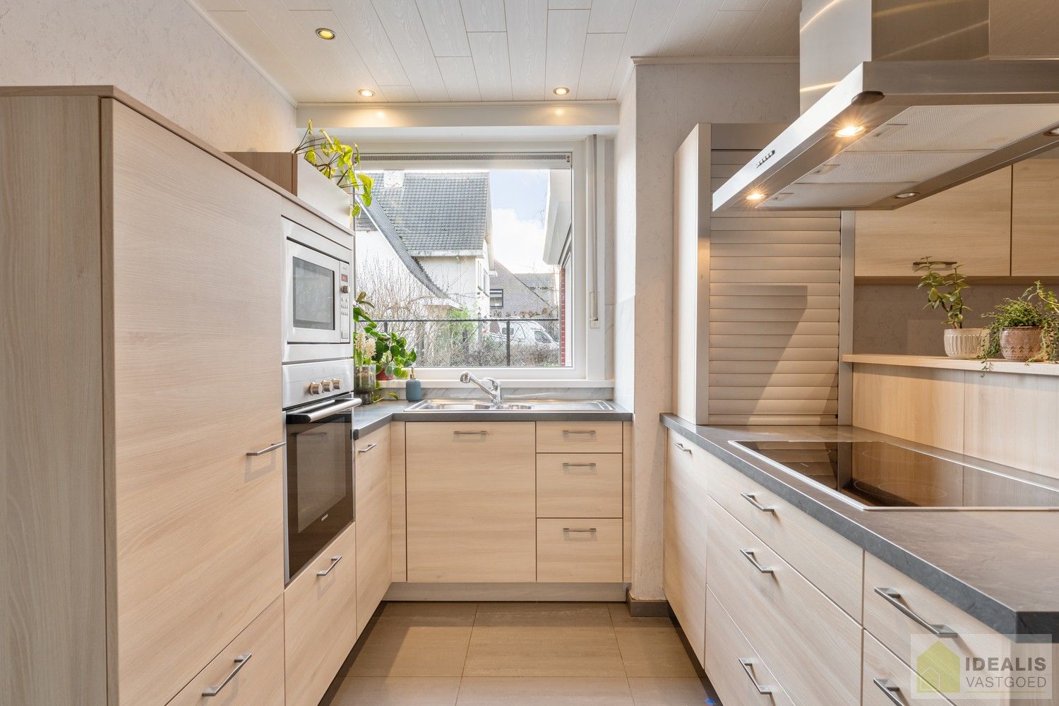 IDEALIS VASTGOED – Instapklare eengezinswoning met een lichtrijke leefruimte, 3 ruime slaapkamers (mogelijks 4), 2 badkamers op een fijn zuid-oost georiënteerd perceel! Deze woning bevindt zich op een perceel van 5a 19ca in een rustige en gezinsvriendelijke woonstraat! foto 17