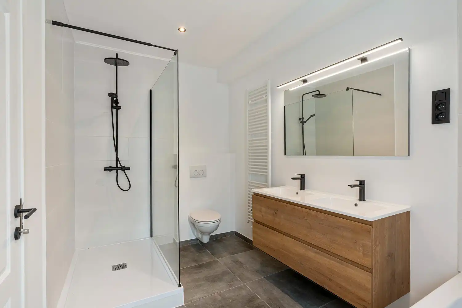 Stijlvol gerenoveerde woning (3slpk) in het hart van Aarschot (Volledig conform) foto 11