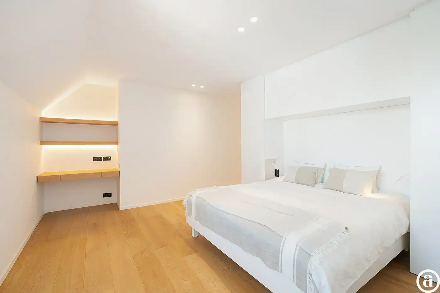 Luxueus appartement (4 slpk) met frontaal zicht op Zegemeer. foto 23