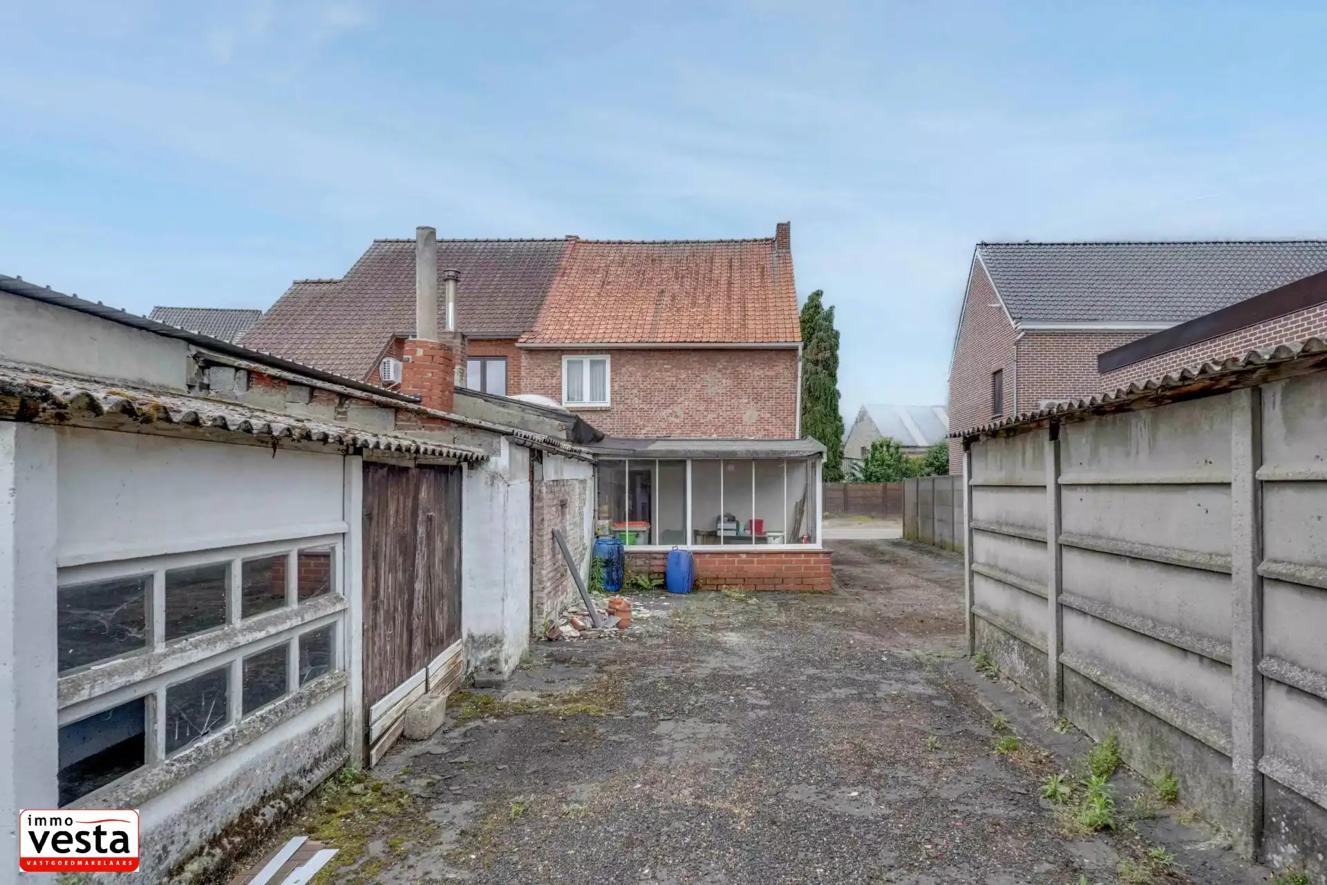 Ruime, centraal gelegen woning met renovatiepotentieel foto 21