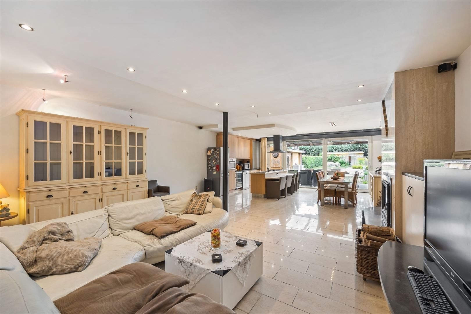 Instapklaar en verrassend ruime woning centrum Maria-ter-Heide  foto 3
