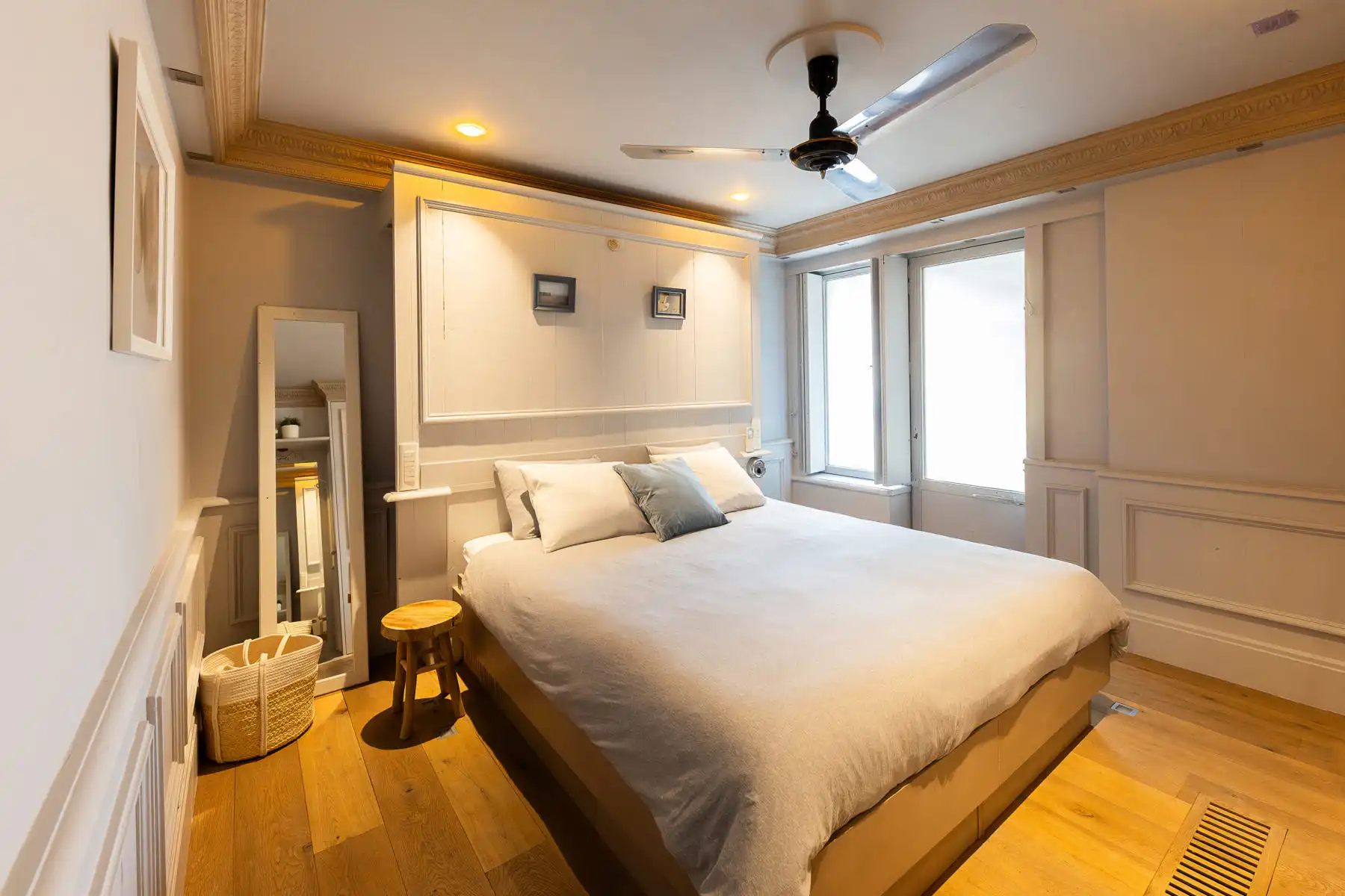 Stijlvol appartement met terras en 2 slaapkamers foto 10