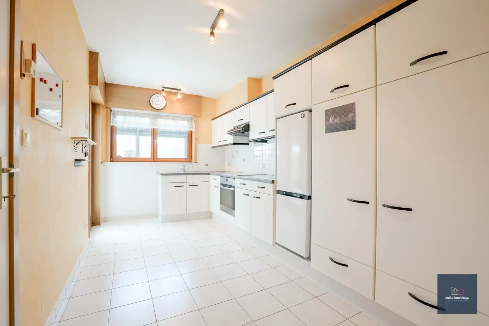 Verzorgde woning in rij met tuin en dubbele garage foto 8