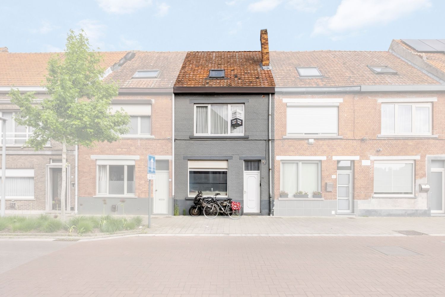 Op te knappen 2 slaapkamer woning op centrale locatie foto 1