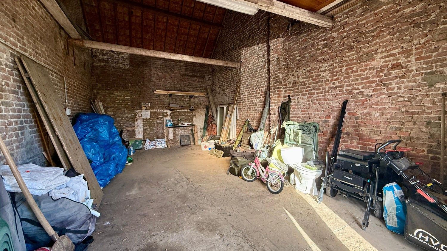 Te renoveren gezinswoning met veel potentieel in Lanaken foto 33