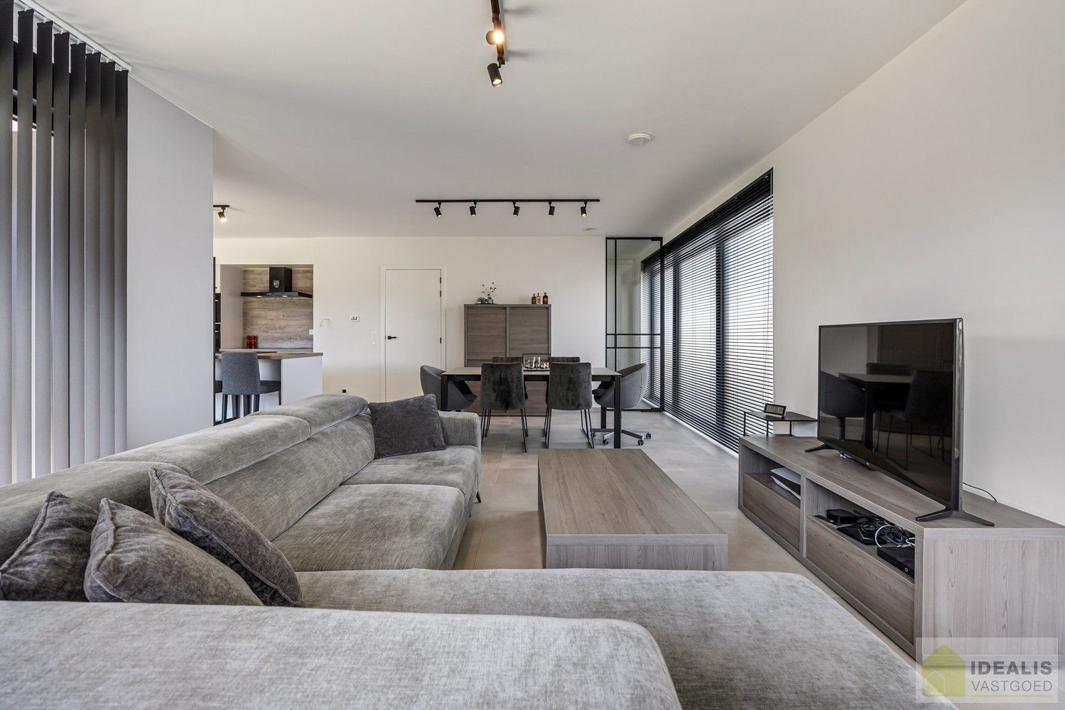 PRACHTIGE NIEUWBOUWWONING (2% REGISTRATIERECHTEN MOGELIJK!) MET EEN HEERLIJK LICHTRIJKE WOONKAMER MET OPEN KEUKEN, RUIME BERGING, BUREEL, 3 SLAAPKAMERS, RUIME DRESSING EN RUIME BADKAMER VOORZIEN VAN ALLE COMFORT! EEN HEERLIJK RUIM HUIS MET EEN NAAR WENS AAN TE LEGGEN TUIN, OP EEN GEGEERDE LOCATIE NABIJ HET CENTRUM VAN PEER! foto 13