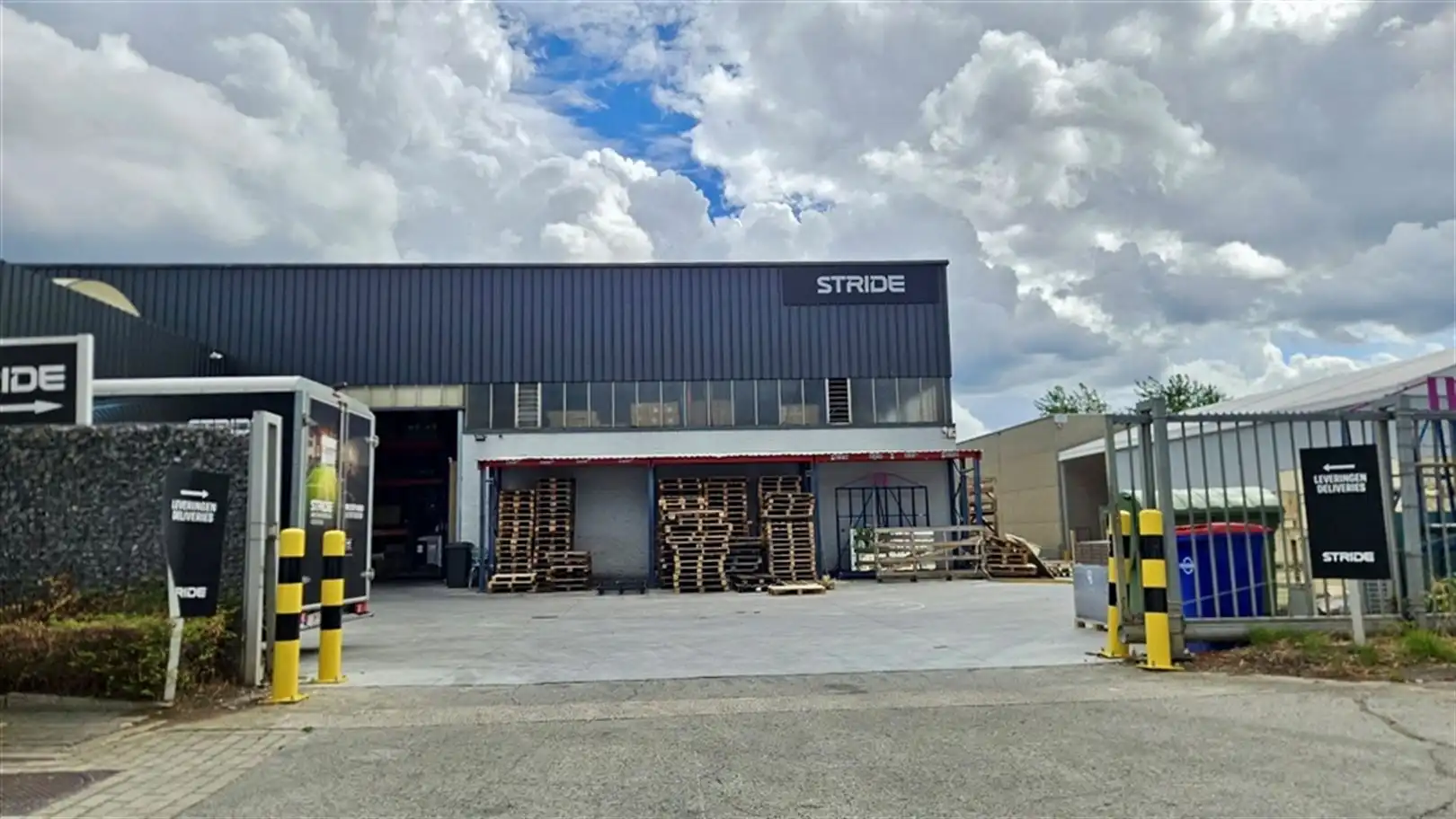 Magazijn met kantoren op toplocatie in Zwijnaarde foto 5
