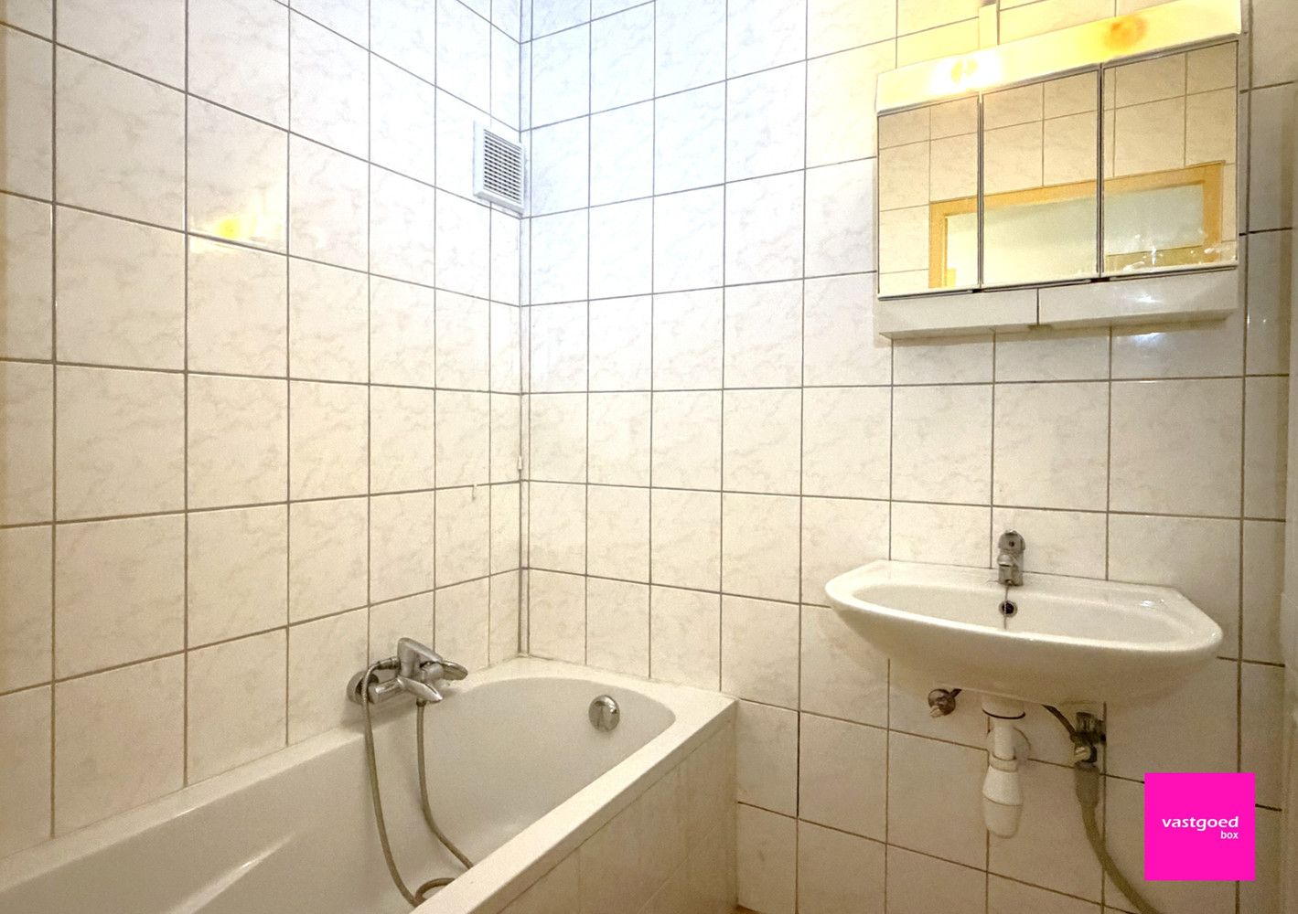 Welgelegen appartement met 3 slaapkamers,  te Oostende foto 11