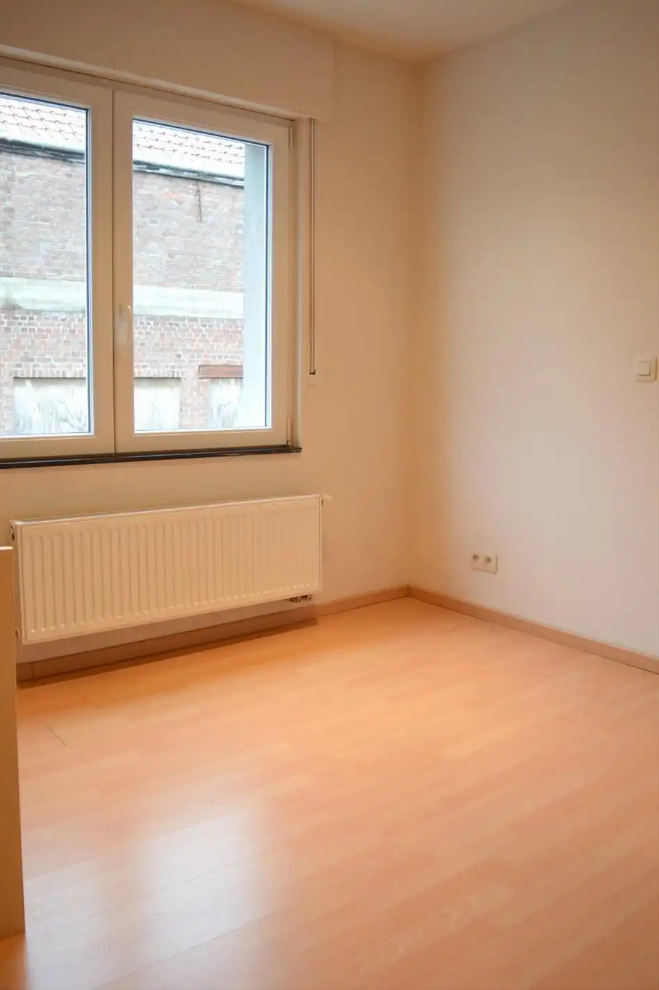 Volledig instapklare gezinswoning met ruime garage foto 13