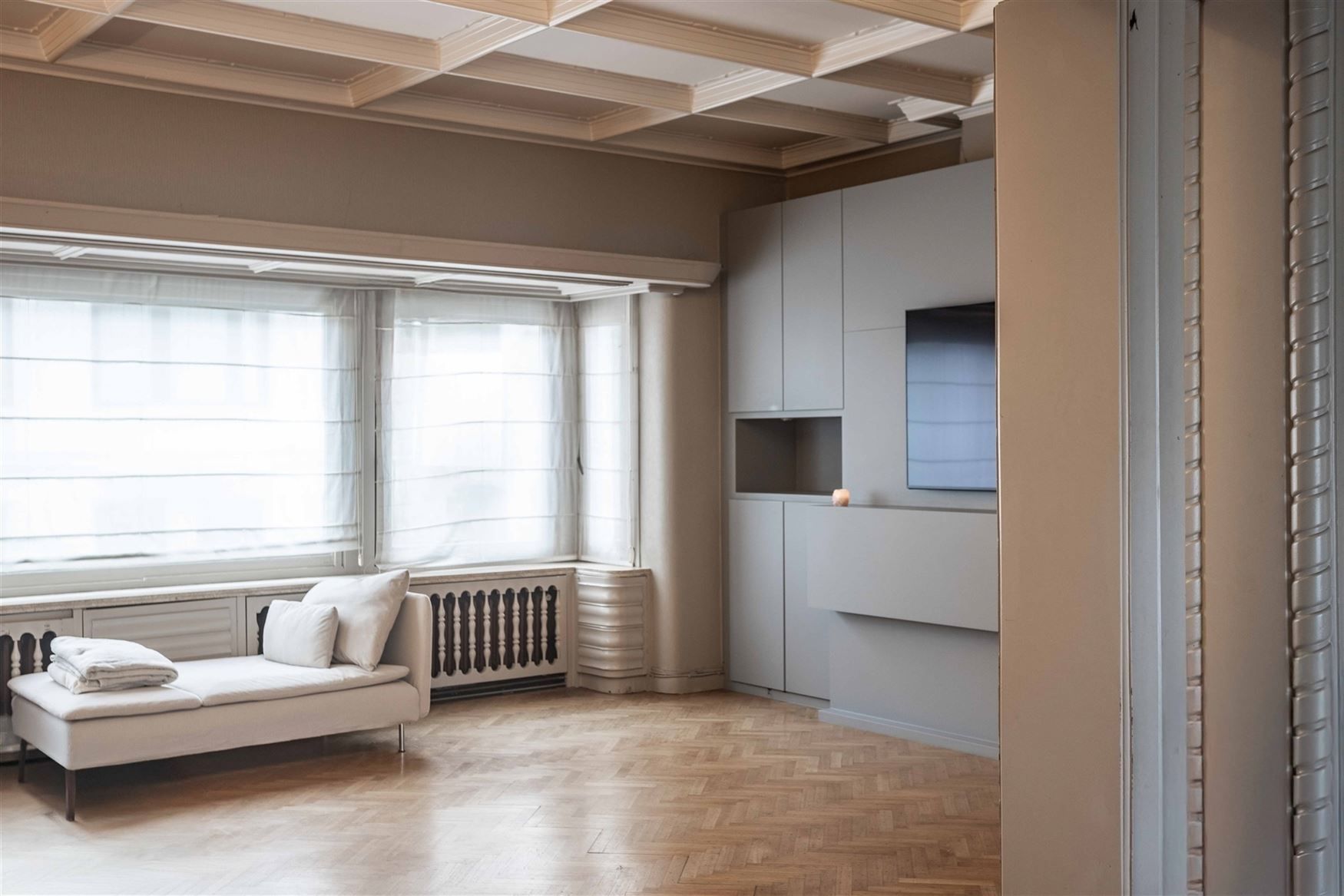 Hoofdfoto van de publicatie: Unieke woning met terras en karaktervolle details.