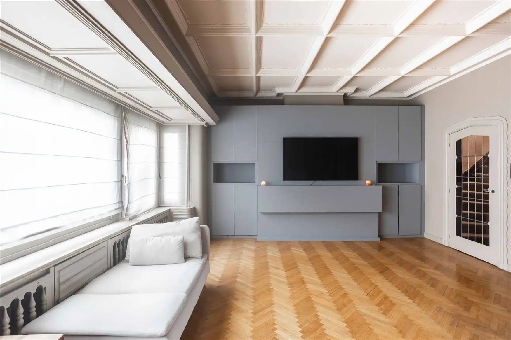 Hoofdfoto van de publicatie: Unieke woning met terras en karaktervolle details.