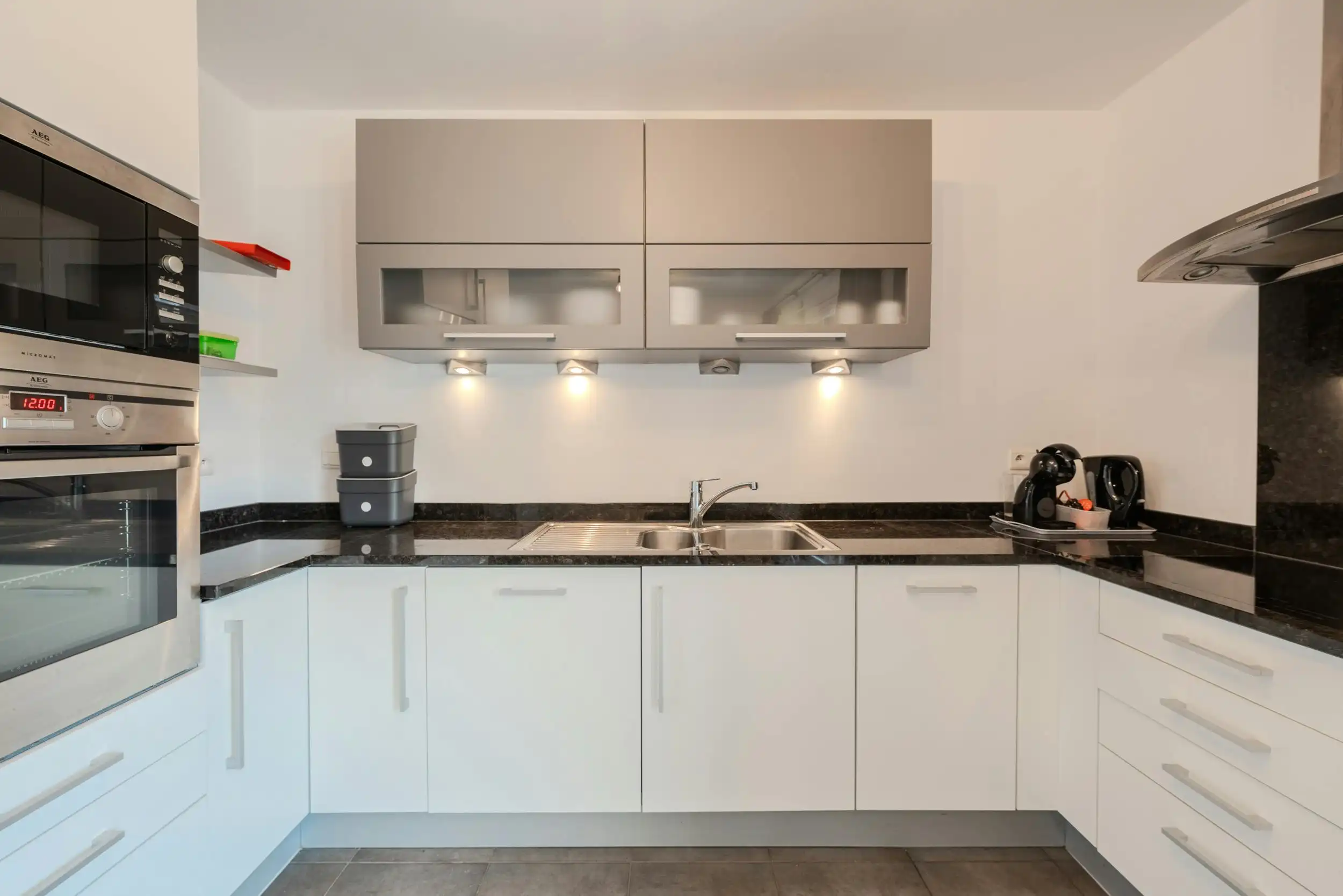 Bel-étage woning met 4 slaapkamers, garage en tuin!  foto 12