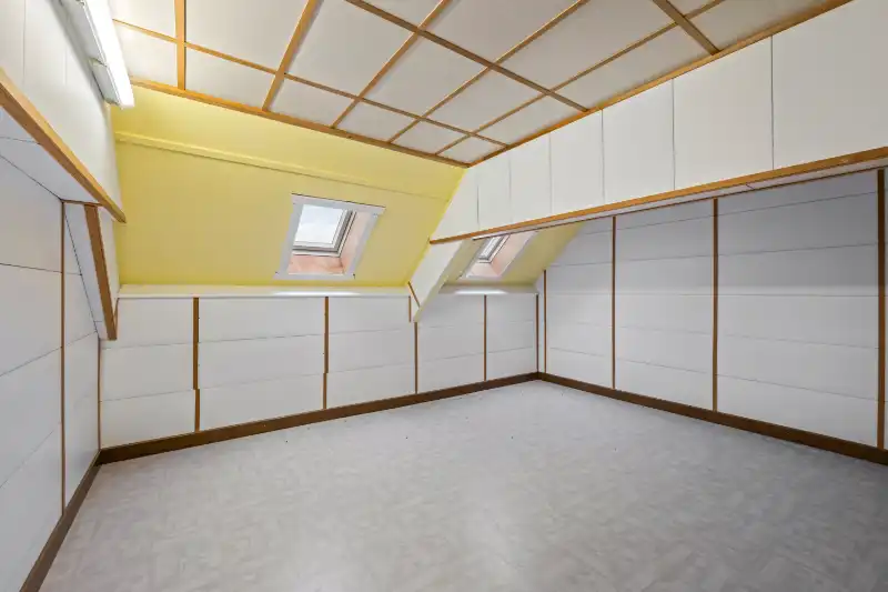 Zonnebeke-Passendale.&nbsp; Wonen en werken, grote verzorgde woning met > 5 slaapkamers en aparte >60m2 kantoorruimte / praktijk / hobbyruimte met aparte ingang. foto 18