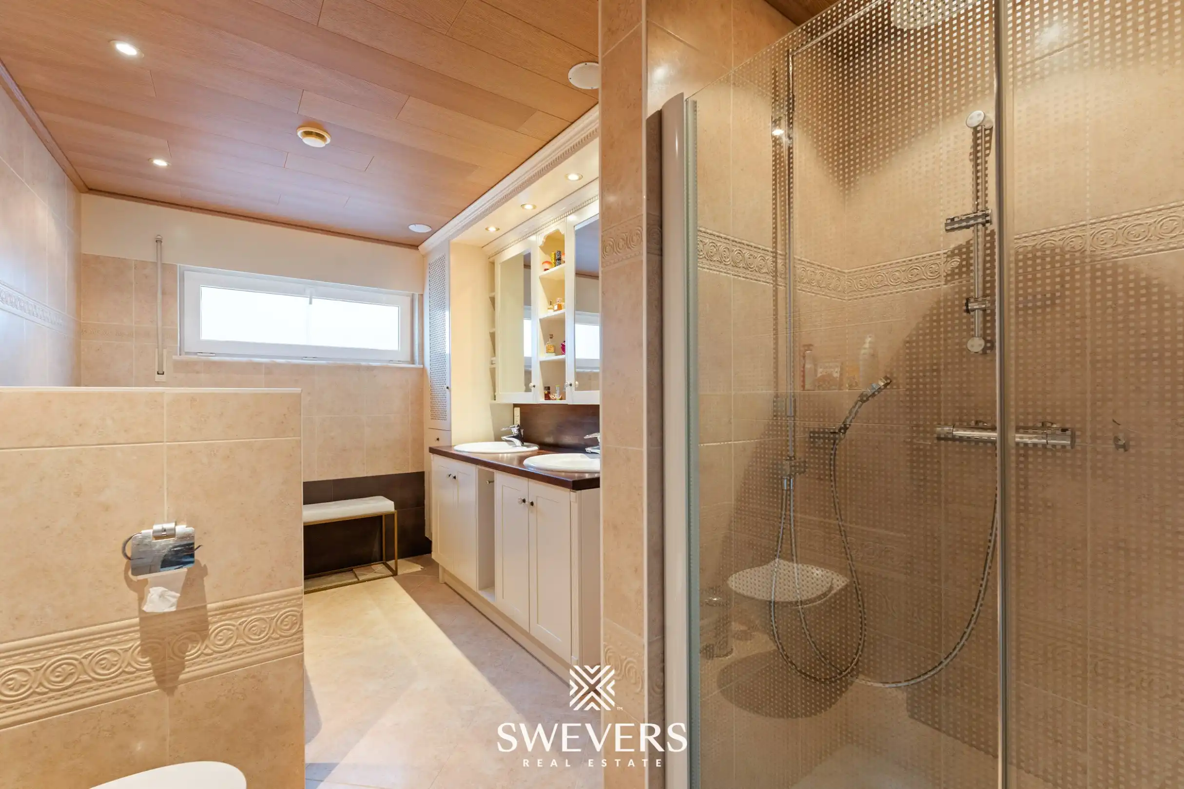 Instapklare Villa met Professionele Paardenaccommodatie:  foto 16