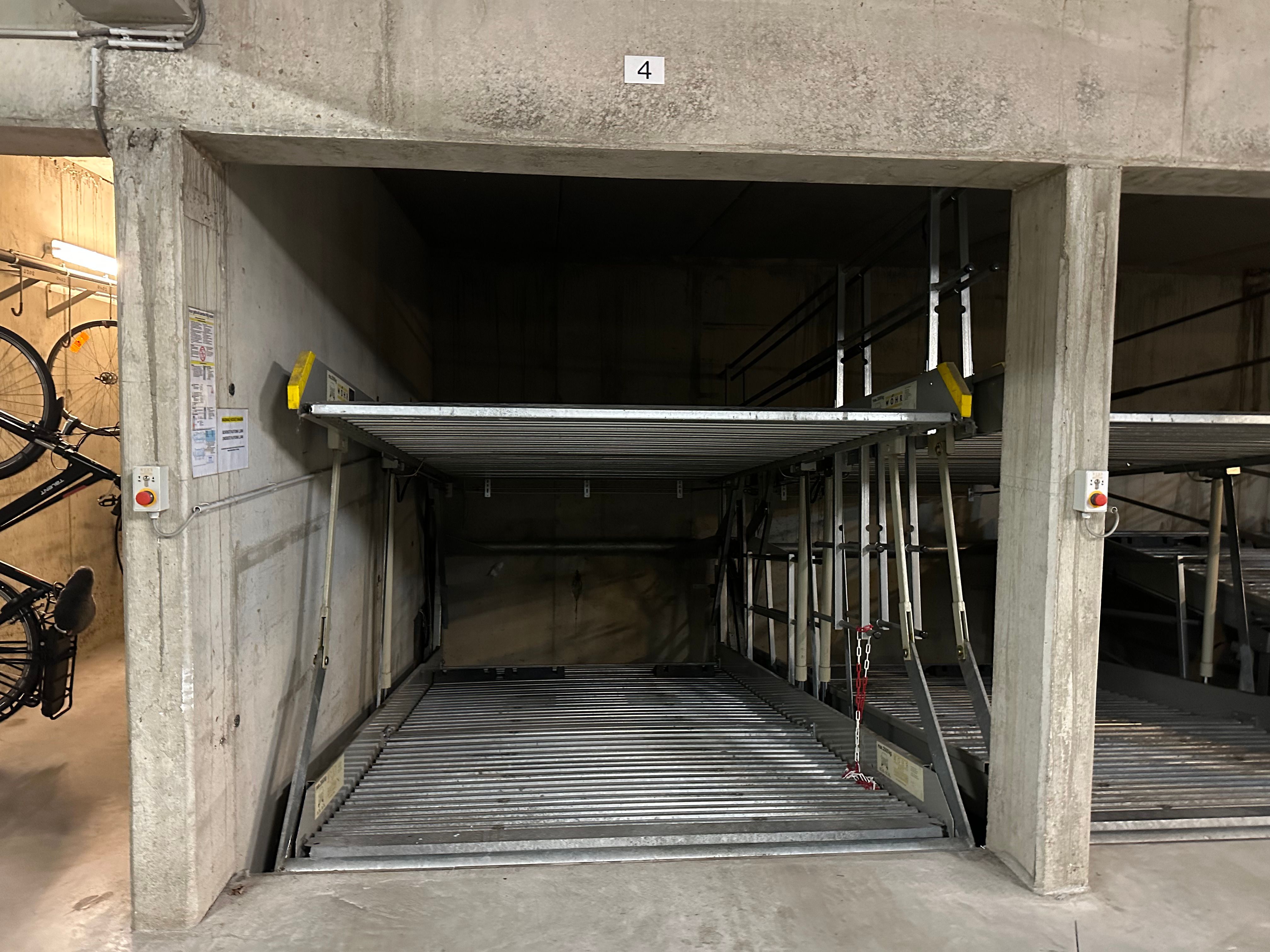 Staanplaats pal in het centrum van Blankenberge foto {{pictureIndex}}