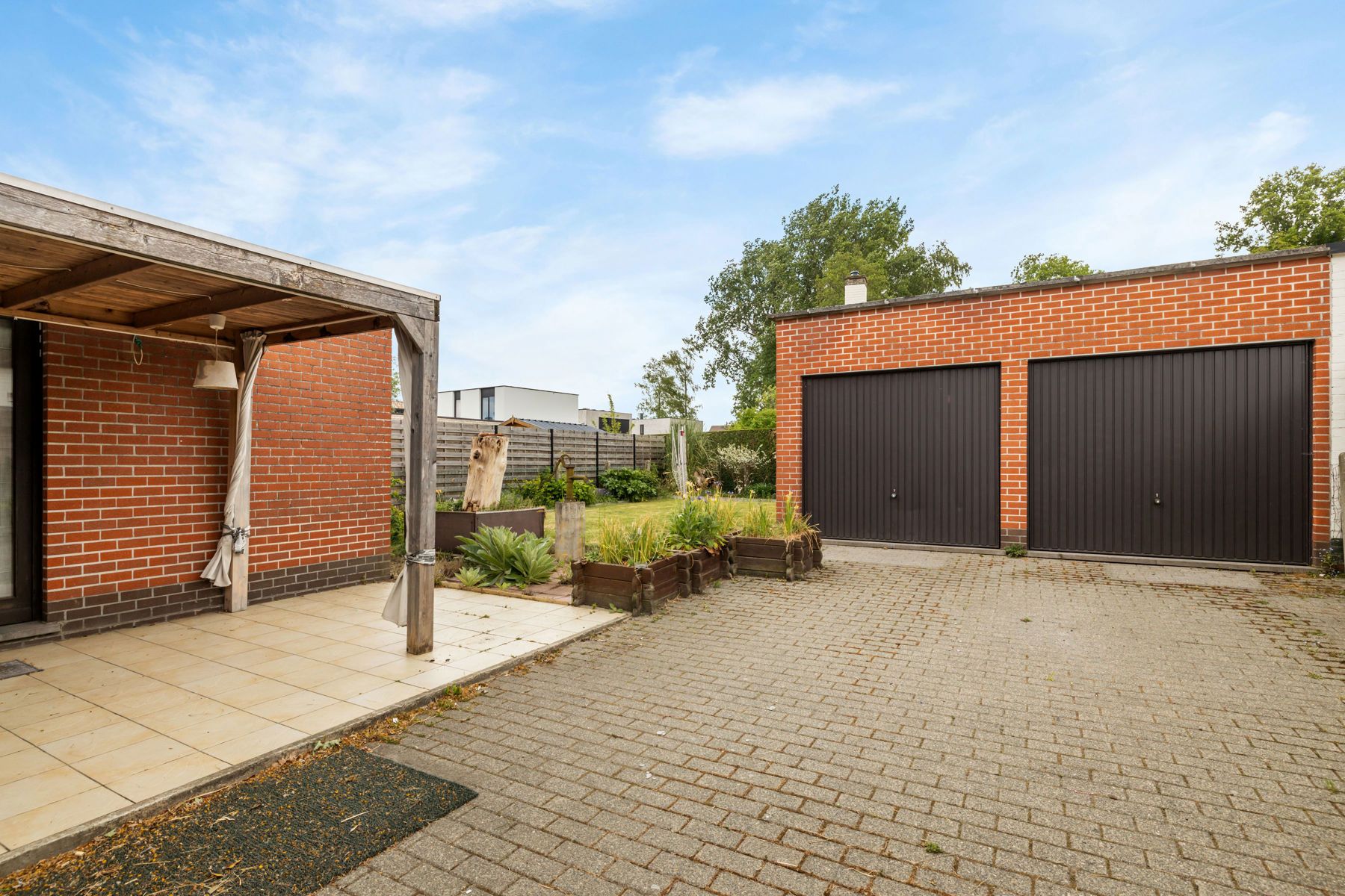 Halfopen woning met tuin, 3 slpks en dubbele garage foto 19