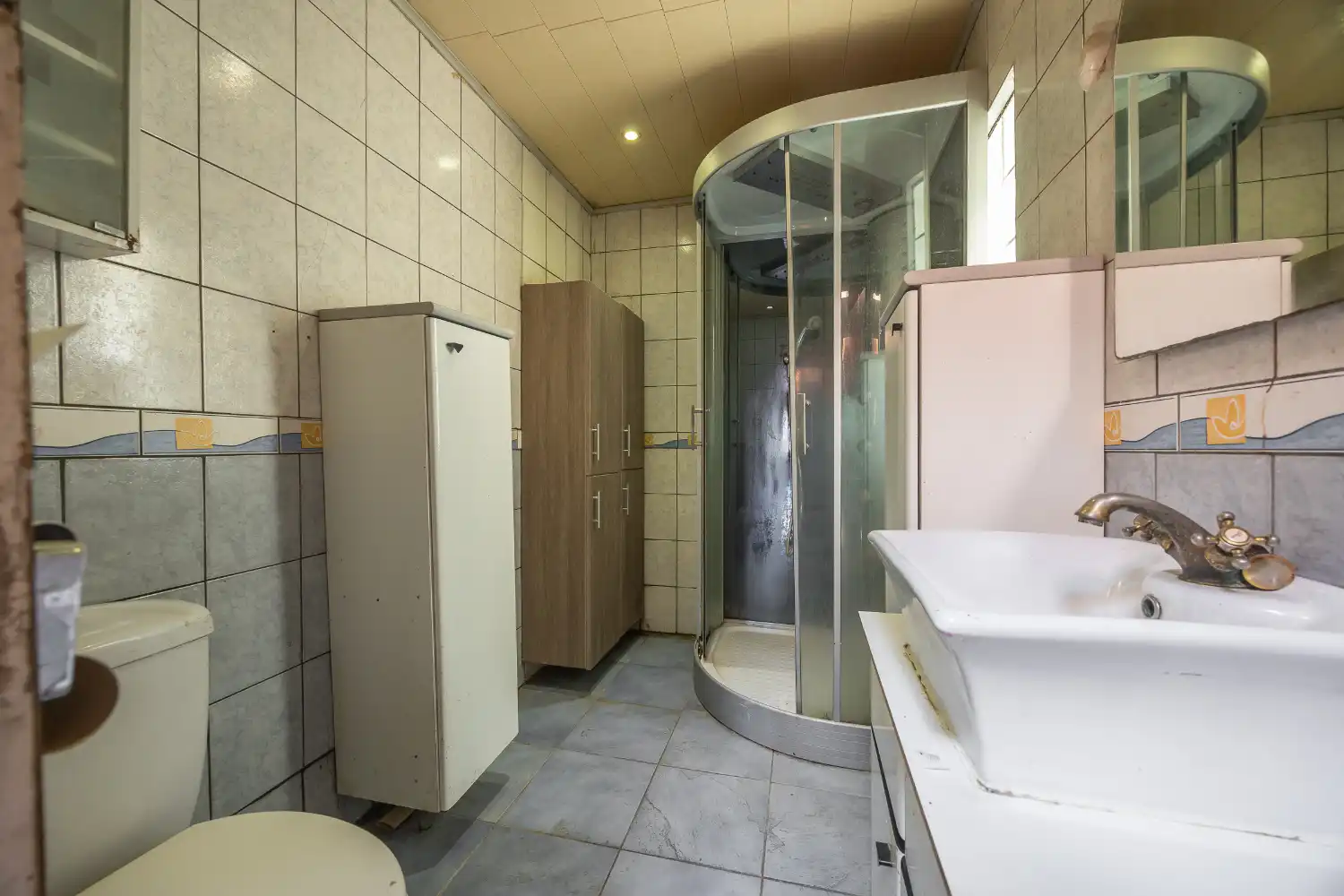 Te renoveren woning met 3 slaapkamers foto 8