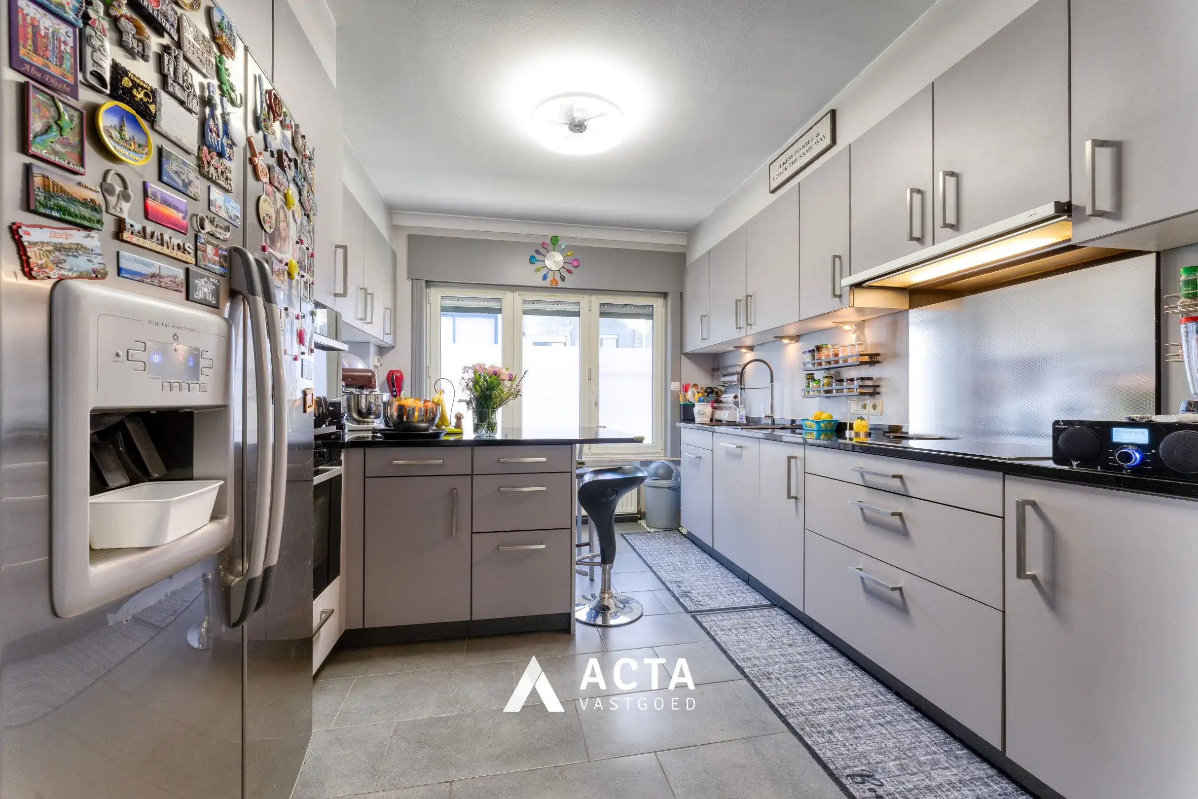 Halfopen bebouwing met vier slaapkamers en dubbele garage in Mariakerke foto 6