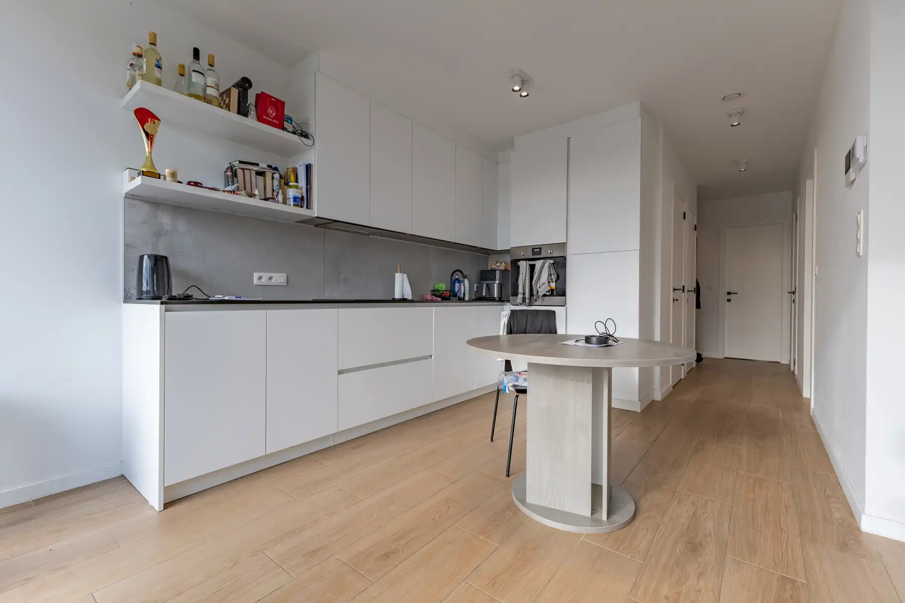 OPTIE Zeer recent appartement met 1à2 slaapkamers en staanplaats foto 9