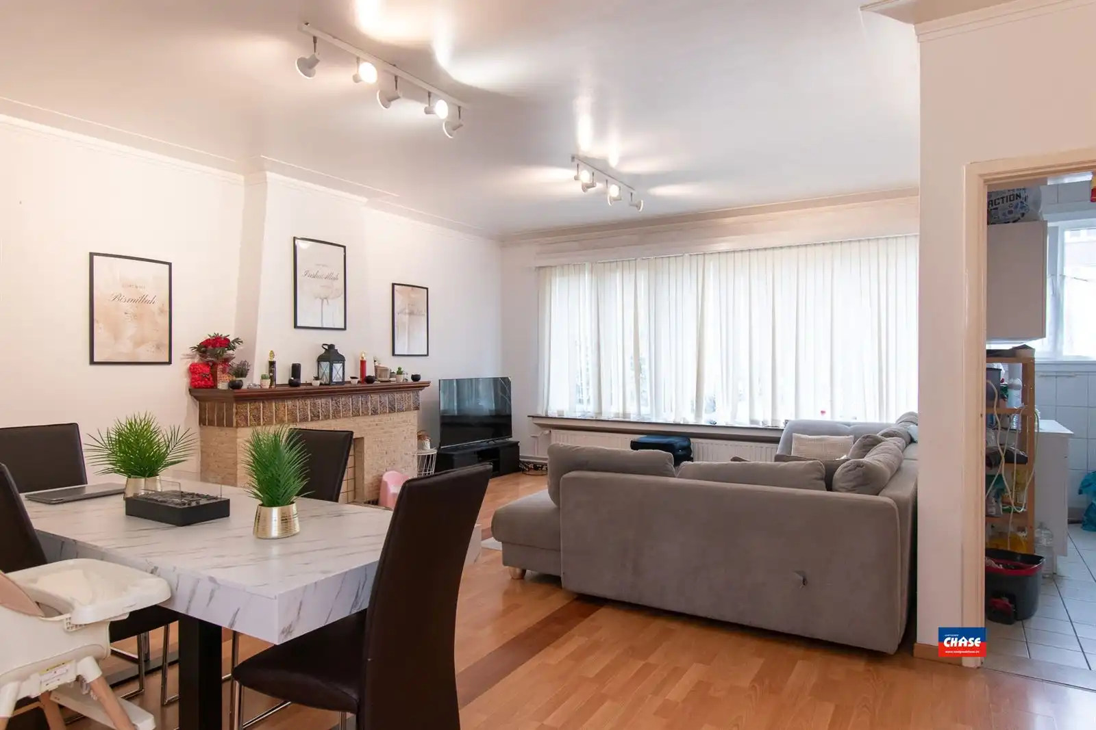 Goed gelegen appartement met 2 slaapkamers, terras en berging foto 2
