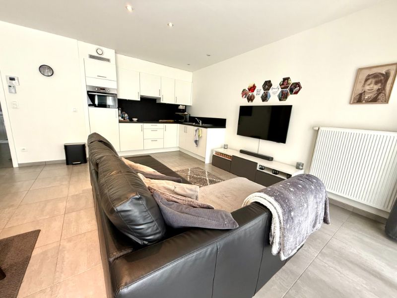 Centraal gelegen, modern appartement met 2 slaapkamers en terras foto 6