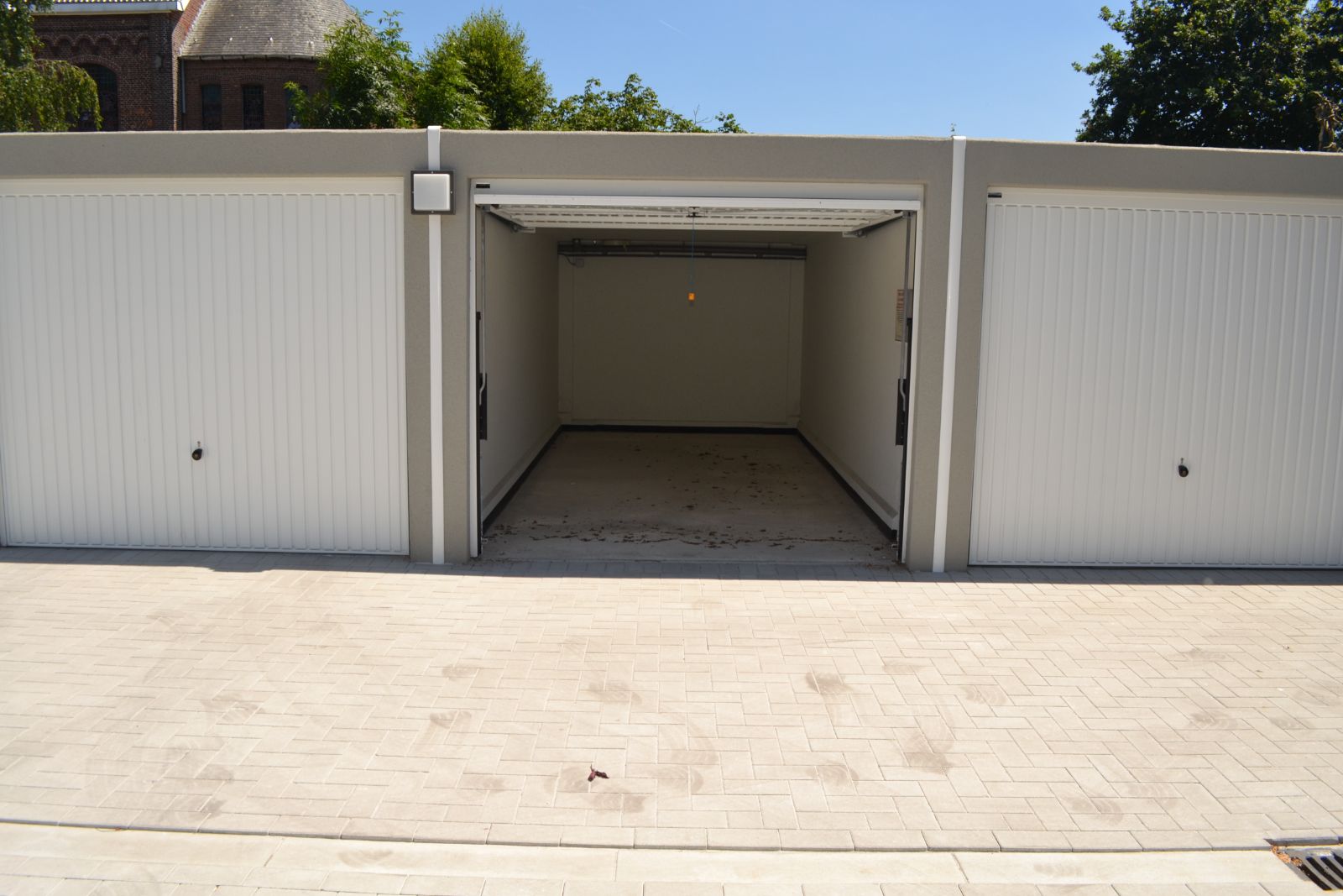 Garage vlakbij centrum Ardooie! foto {{pictureIndex}}