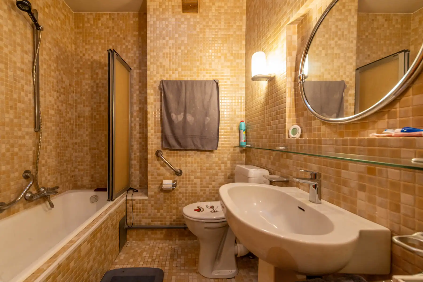 Opbrengsteigendom met handelsgelijkvloers en verhuurd duplexappartement te Niel. foto 6