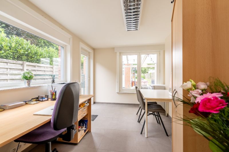 Landelijk wonen met comfort en ruimte – gerenoveerde woning met zuidgerichte tuin en loods van 80 m² foto 9