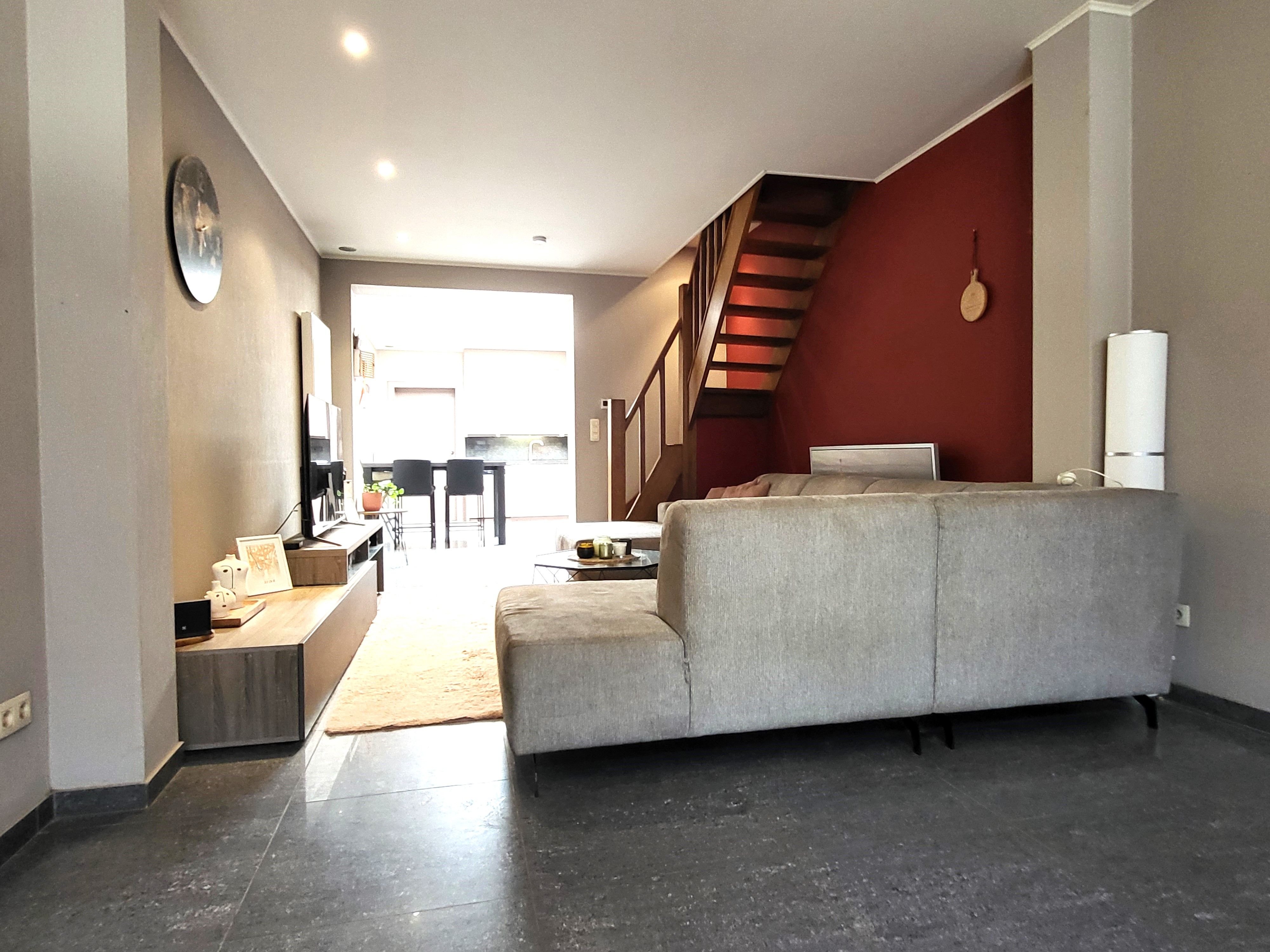 Charmant gerenoveerde woning v 2007-09 op 130m² met zuidgericht terras, rustige ligging.  foto 8
