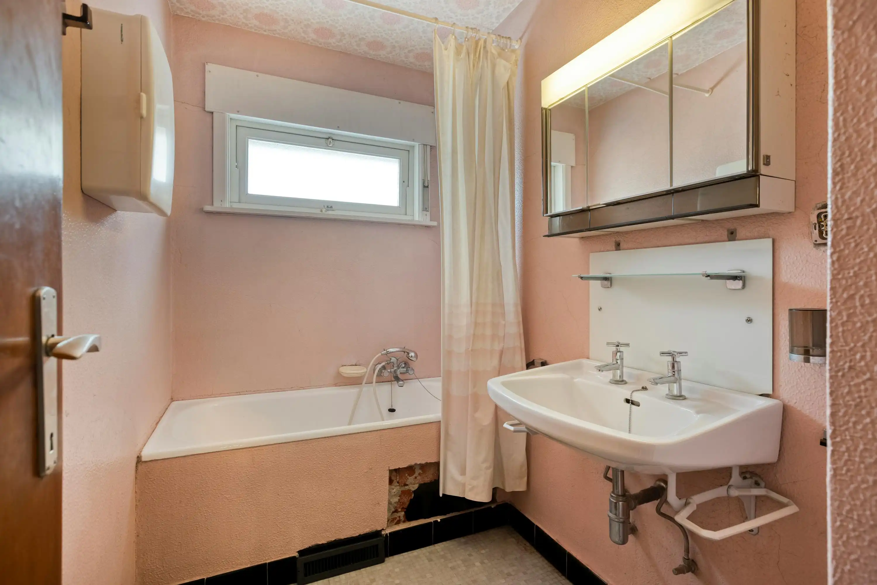 Te renoveren woning op 1192m² grond op topligging! foto 9