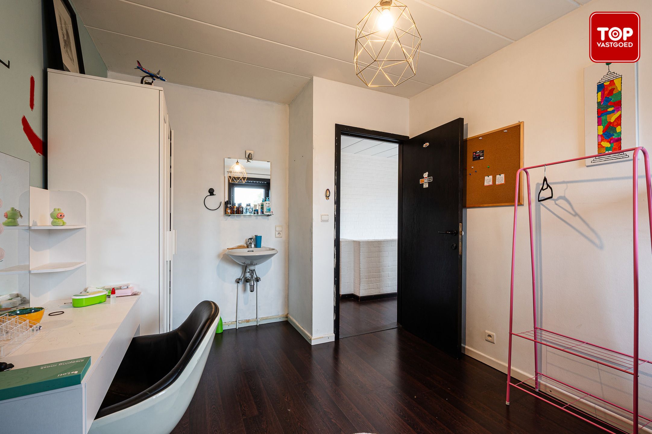 Ruime en lichtrijke villa met praktijkruimte en grote tuin nabij Gent foto 13