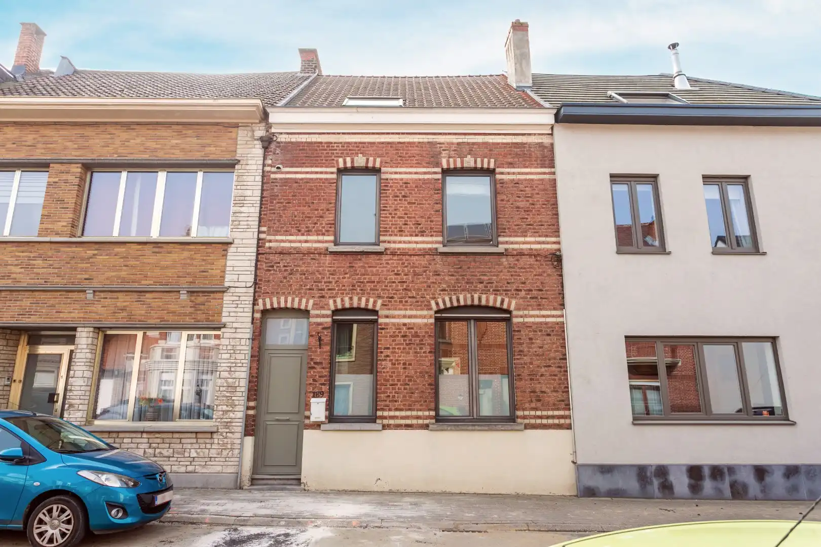 Instapklare woning met 4 slaapkamers en tuin te Huizingen foto 2