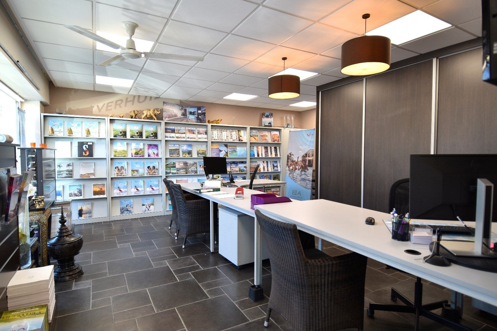 Kantoor -of winkelruimte op commerciële hoekligging te koop in Gullegem-centrum foto 7