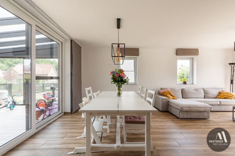 Recente energiezuinige woning met grote tuin foto 9